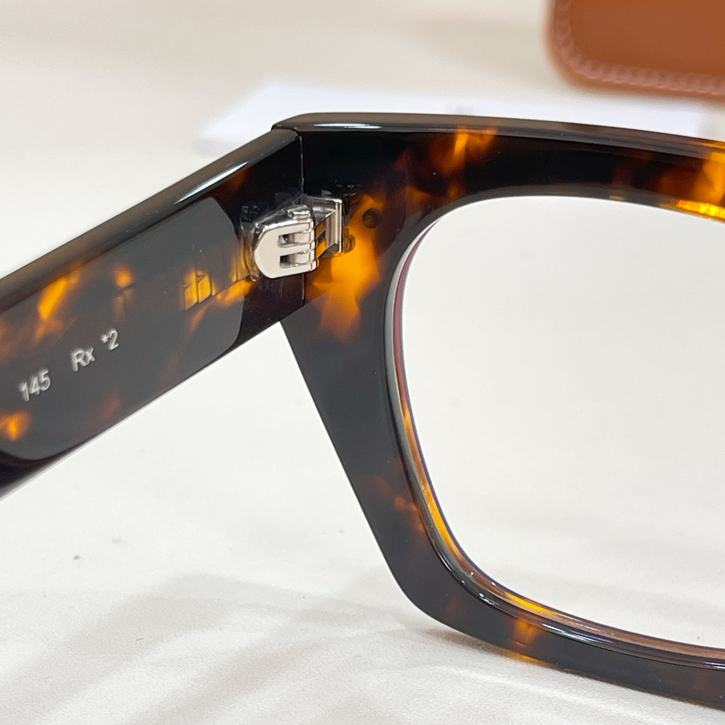 Celine 09012046CELIN* MODEL: CL40342I SIZE:53口18-145