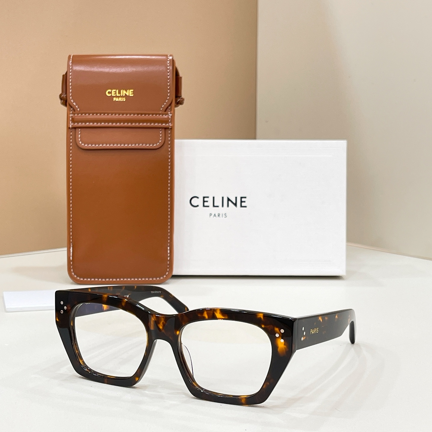 Celine 09012046CELIN* MODEL: CL40342I SIZE:53口18-145