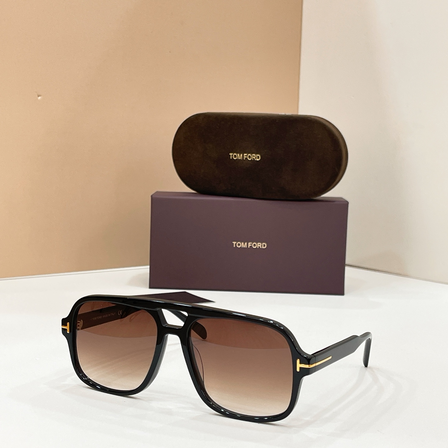 Tom Ford Tom Ford MODEL：TF884 SIZE：60口16-140