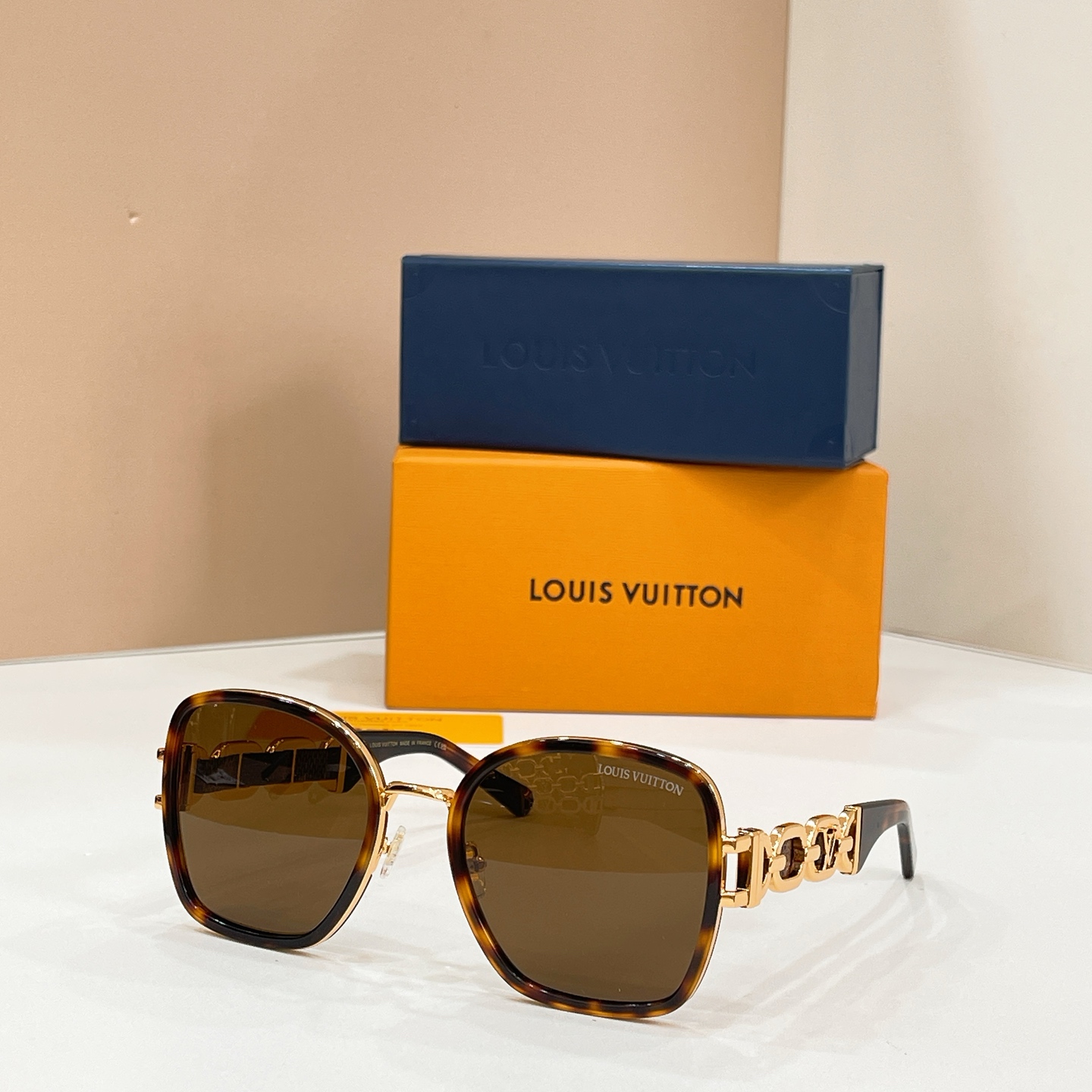 Louis Vuitton LOUIS VUITTO* MODEL：Z21943E SIZE：60口17-145