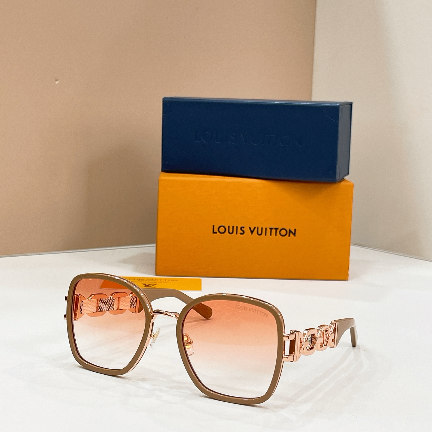Louis Vuitton LOUIS VUITTO* MODEL：Z21943E SIZE：60口17-145