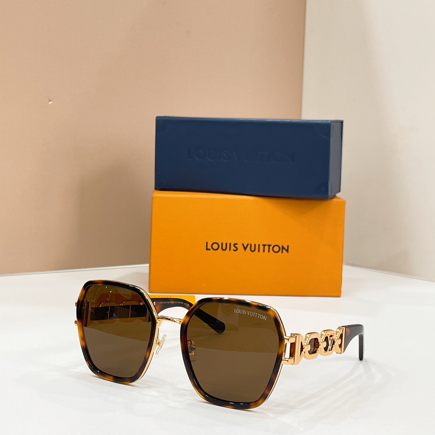 Louis Vuitton LOUIS VUITTO* MODEL：Z4063E SIZE：58口21-145