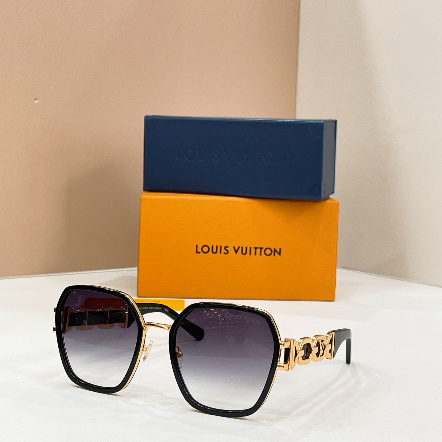 Louis Vuitton LOUIS VUITTO* MODEL：Z4063E SIZE：58口21-145
