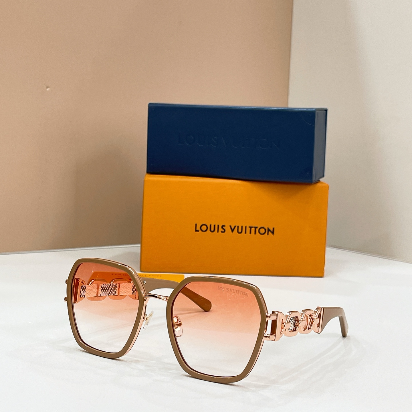 Louis Vuitton LOUIS VUITTO* MODEL：Z4063E SIZE：58口21-145
