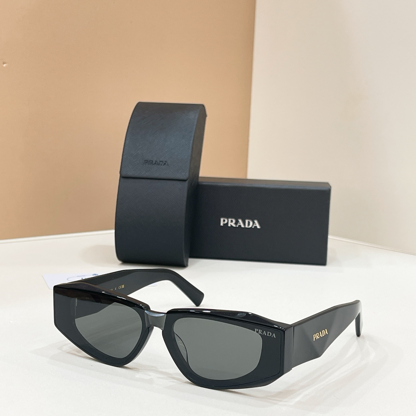 Prada 13015043PRAD* MODEL：PR 2152S SIZE：52口19-145