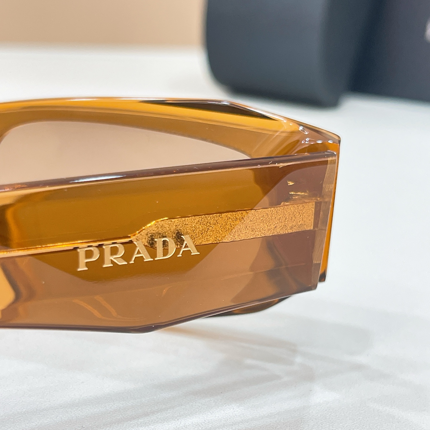 Prada 13015043PRAD* MODEL：PR 2152S SIZE：52口19-145