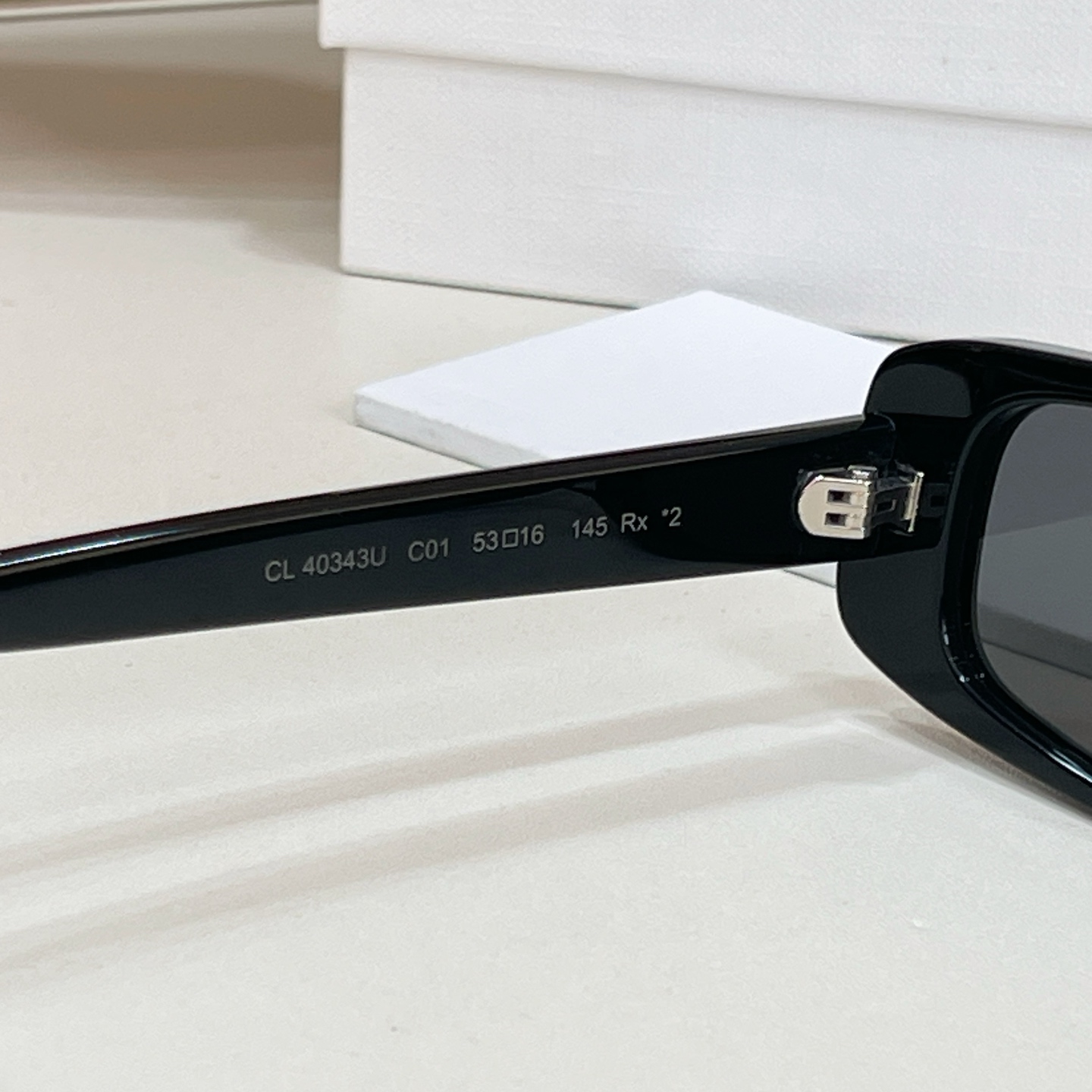 Celine CELIN* MODEL: CL40343U SIZE:53口16-145