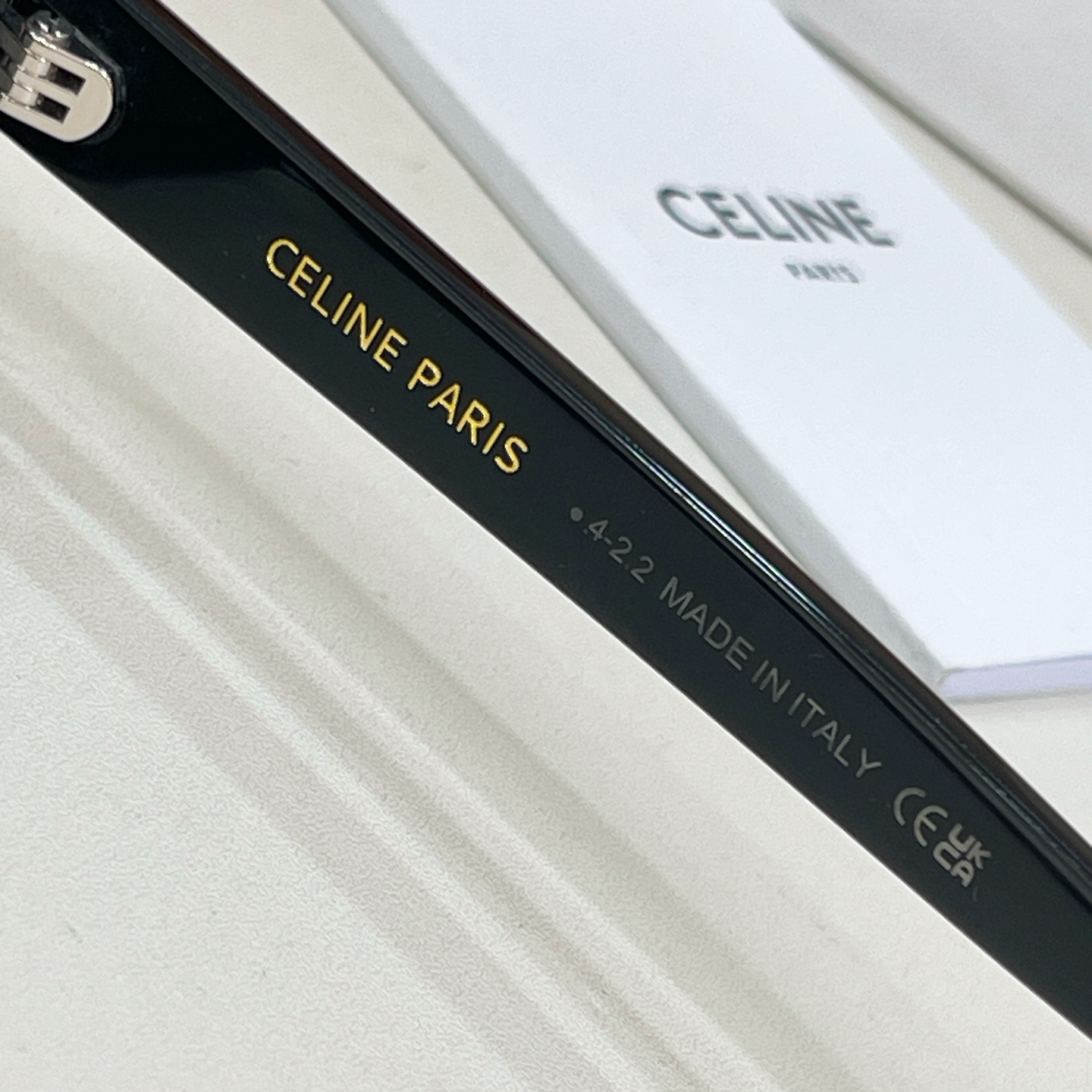 Celine CELIN* MODEL: CL40343U SIZE:53口16-145