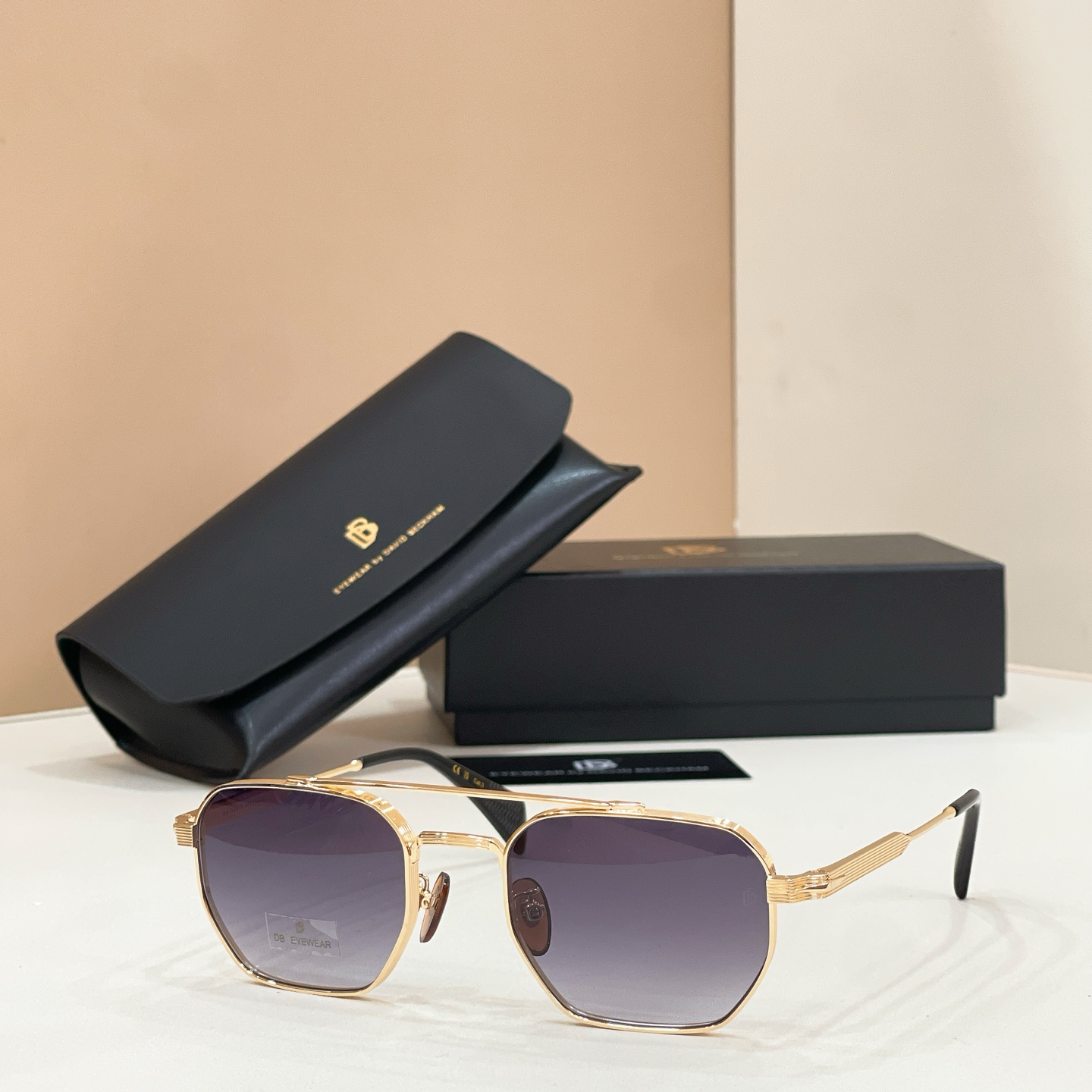 Unknown DAVID BECKHA* MODEL：DB 1229/S SIZE：52口21-145