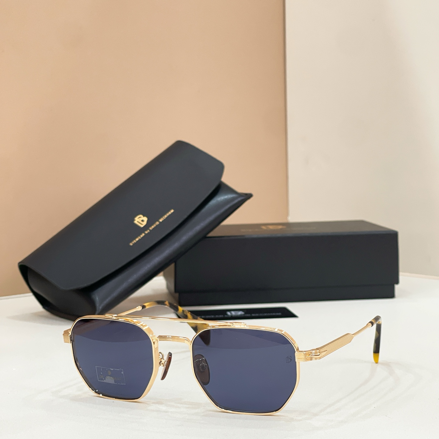 Unknown DAVID BECKHA* MODEL：DB 1229/S SIZE：52口21-145