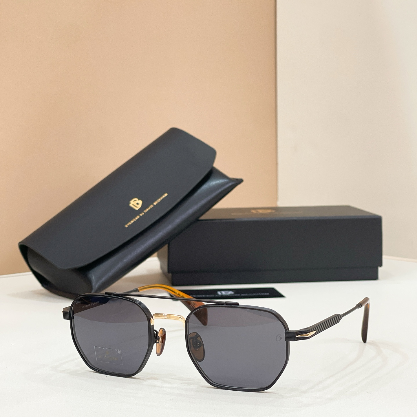 Unknown DAVID BECKHA* MODEL：DB 1229/S SIZE：52口21-145