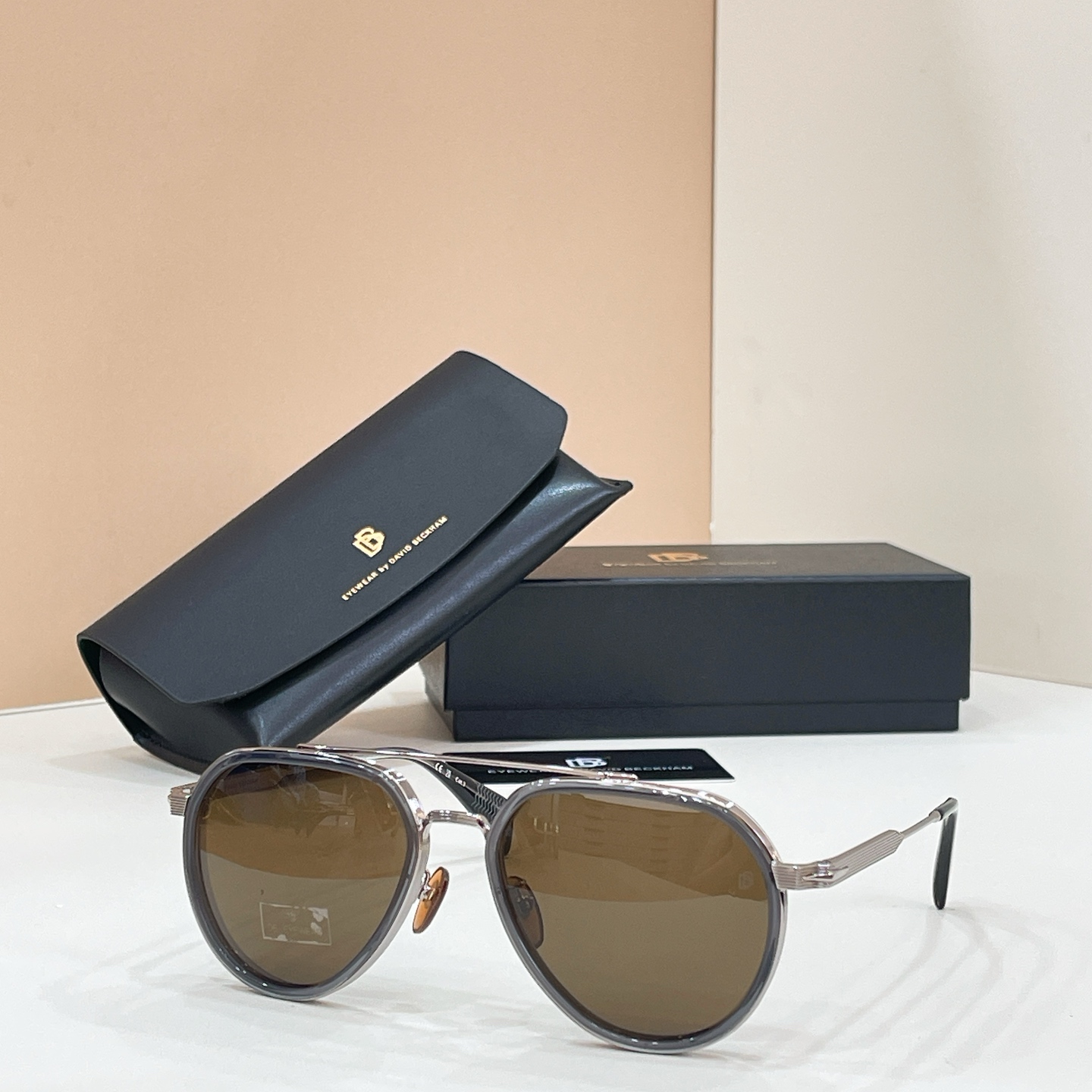 Unknown DAVID BECKHA* MODEL：DB 1226/S SIZE：57口18-145