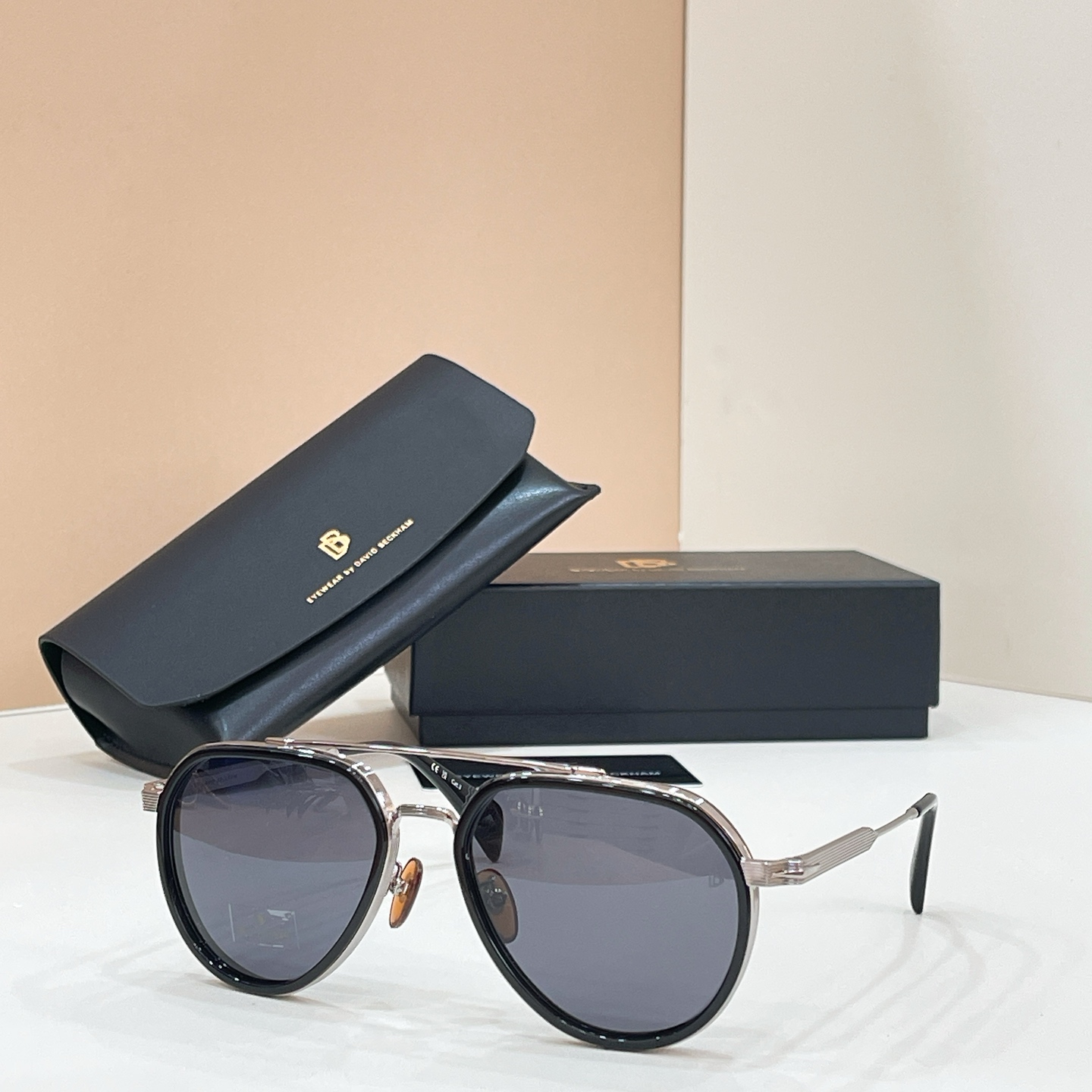 Unknown DAVID BECKHA* MODEL：DB 1226/S SIZE：57口18-145