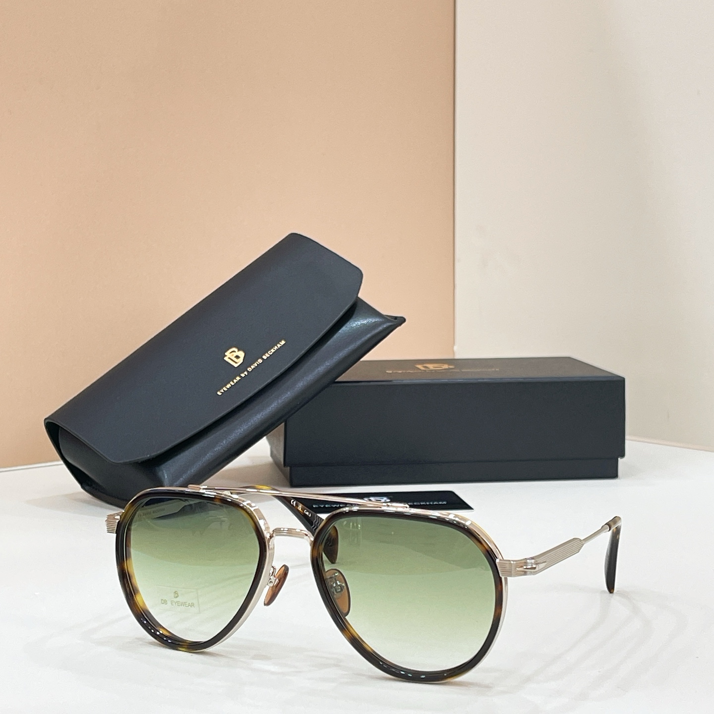 Unknown DAVID BECKHA* MODEL：DB 1226/S SIZE：57口18-145