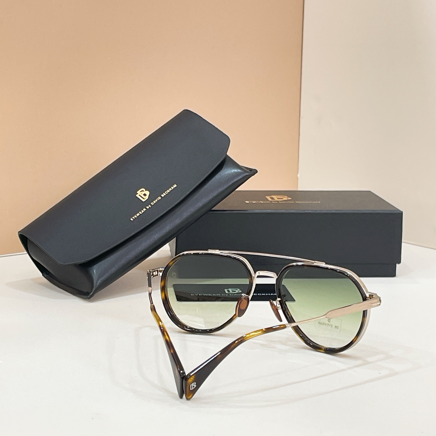 Unknown DAVID BECKHA* MODEL：DB 1226/S SIZE：57口18-145