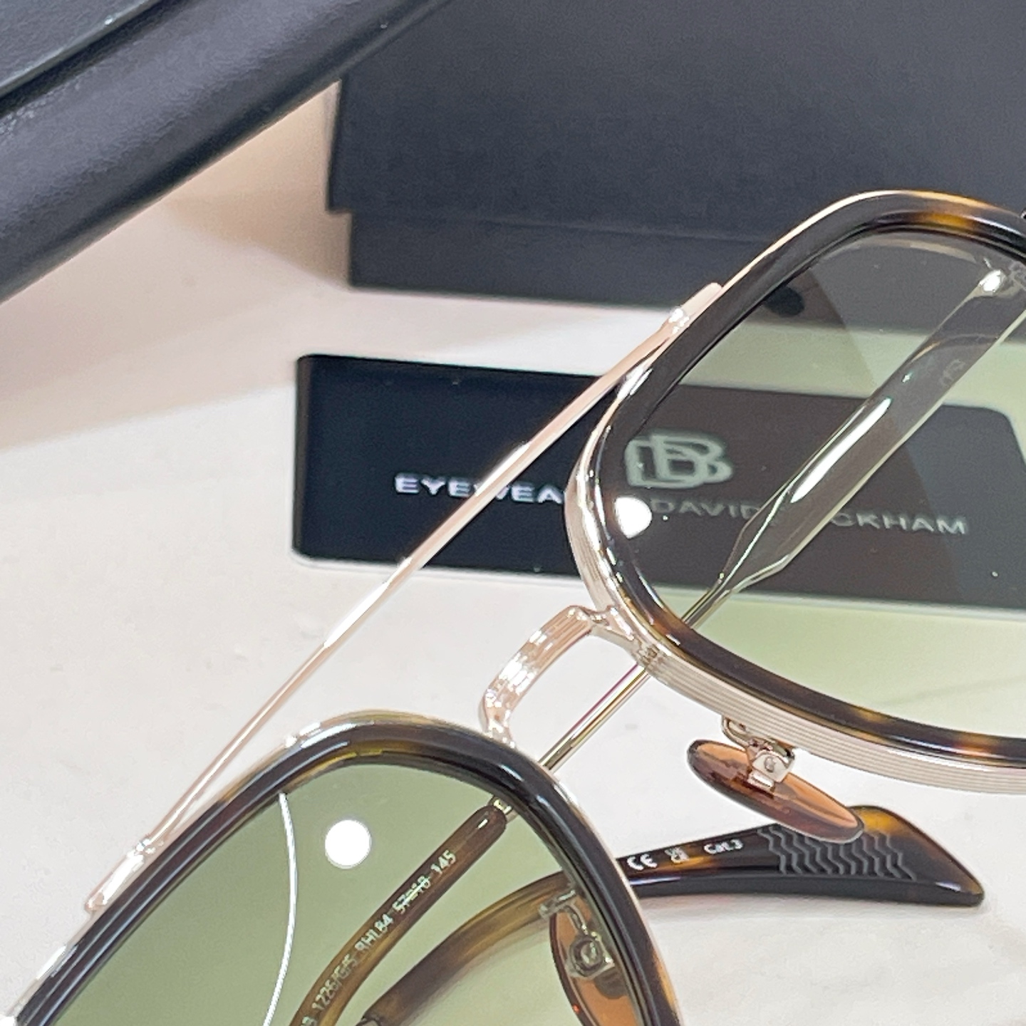 Unknown DAVID BECKHA* MODEL：DB 1226/S SIZE：57口18-145
