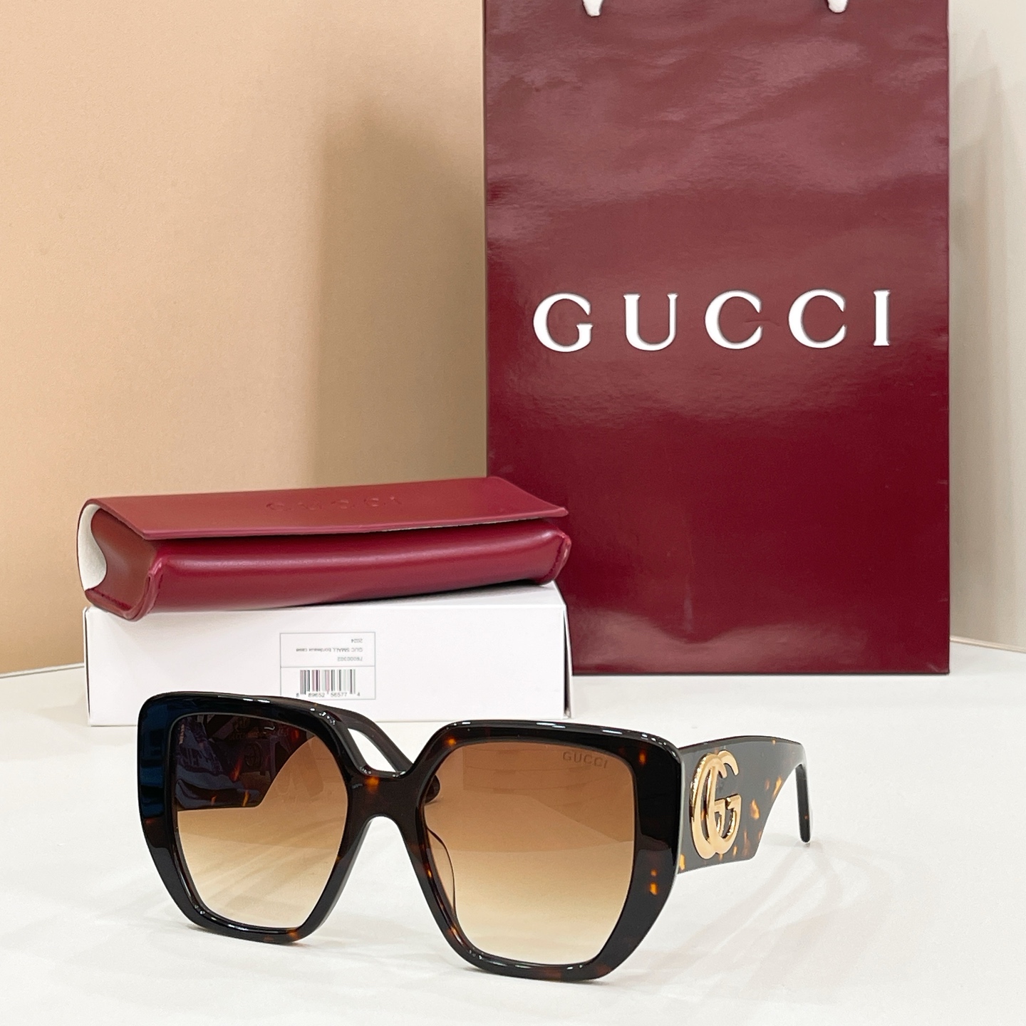 Gucci 13015043Gucci MODEL：GG0956S SIZE：54口18-145