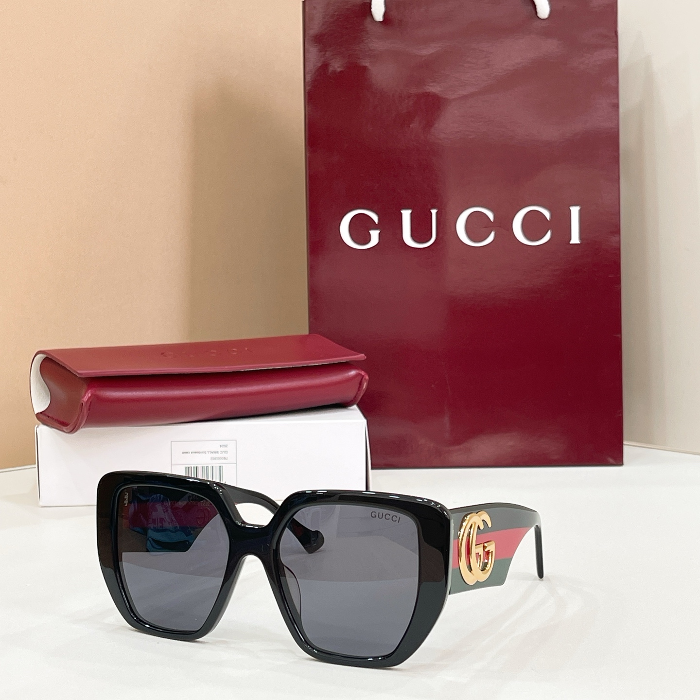 Gucci 13015043Gucci MODEL：GG0956S SIZE：54口18-145