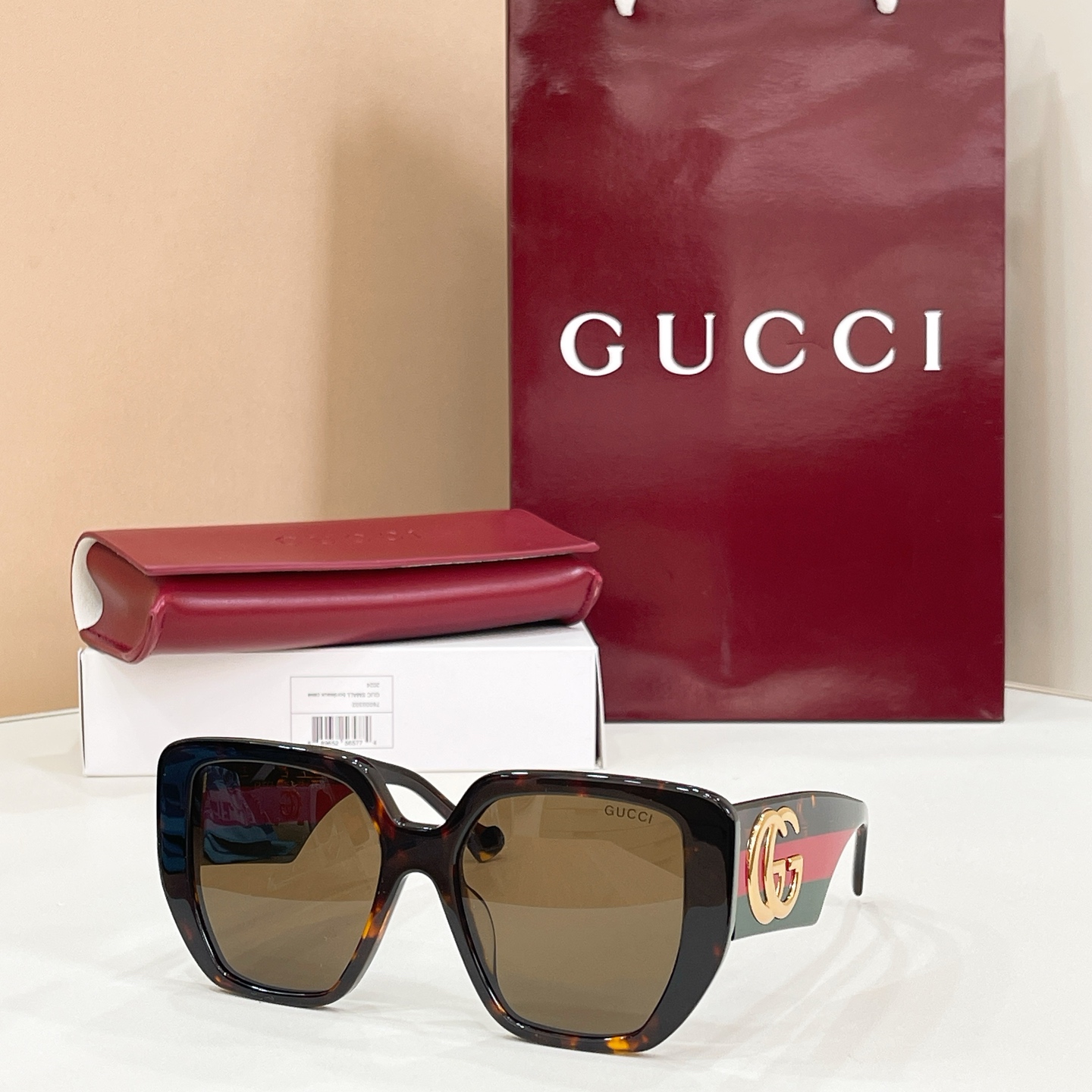 Gucci 13015043Gucci MODEL：GG0956S SIZE：54口18-145