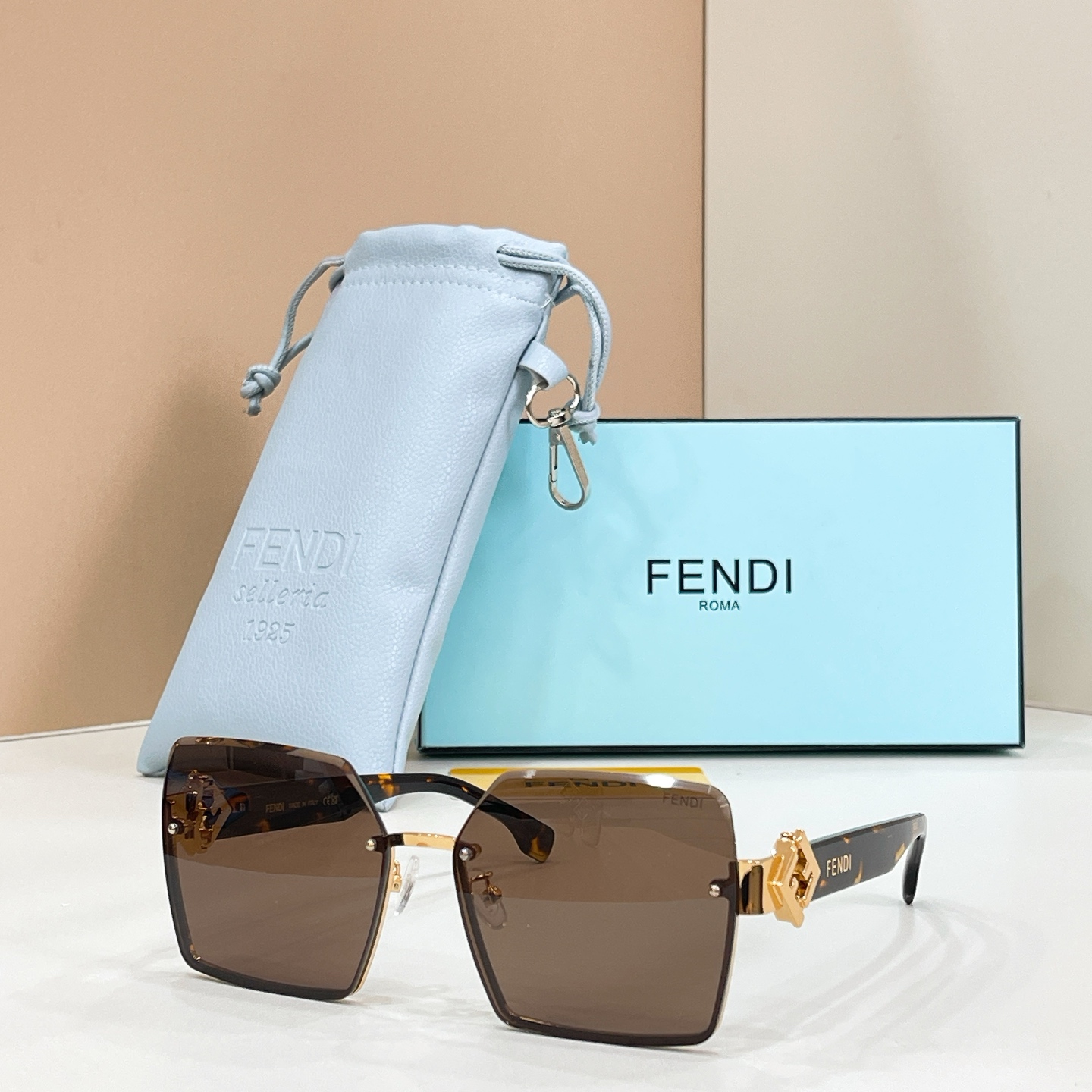 Fendi FENDI MODEL：FE 40151I SIZE：62口16-140