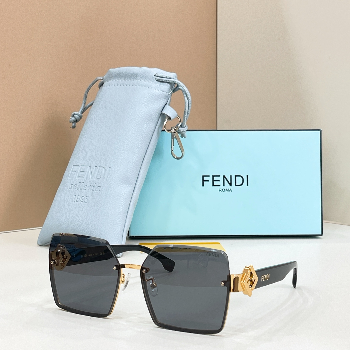 Fendi FENDI MODEL：FE 40151I SIZE：62口16-140