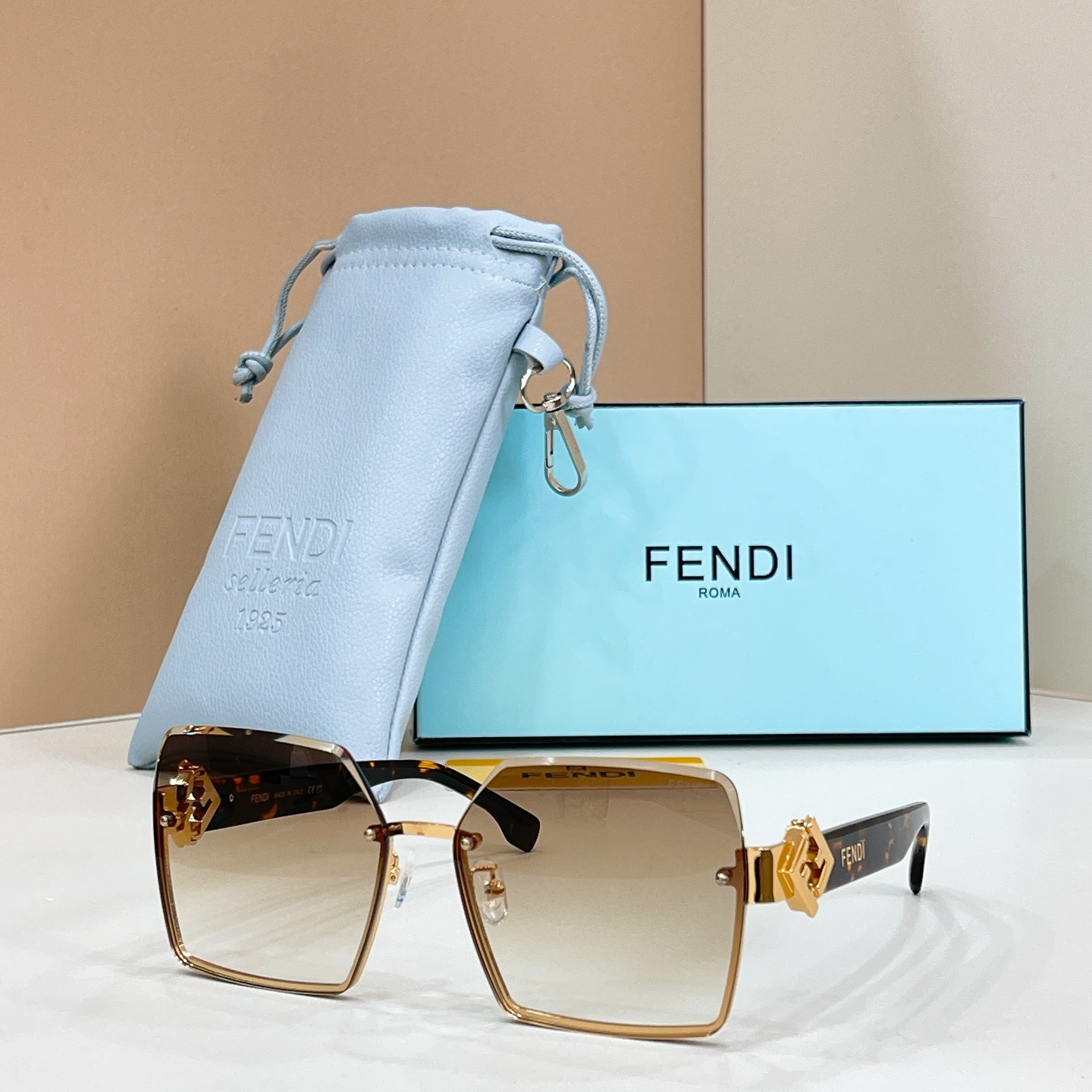 Fendi FENDI MODEL：FE 40151I SIZE：62口16-140