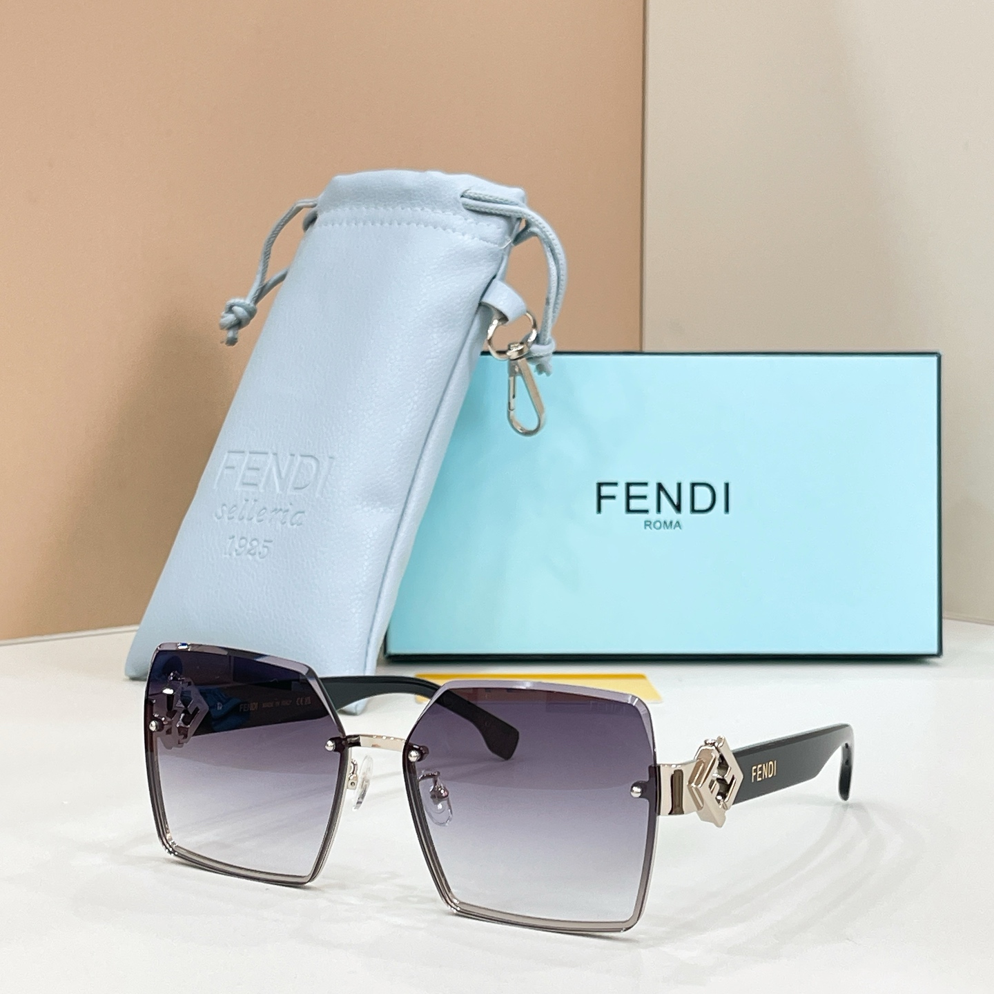 Fendi FENDI MODEL：FE 40151I SIZE：62口16-140