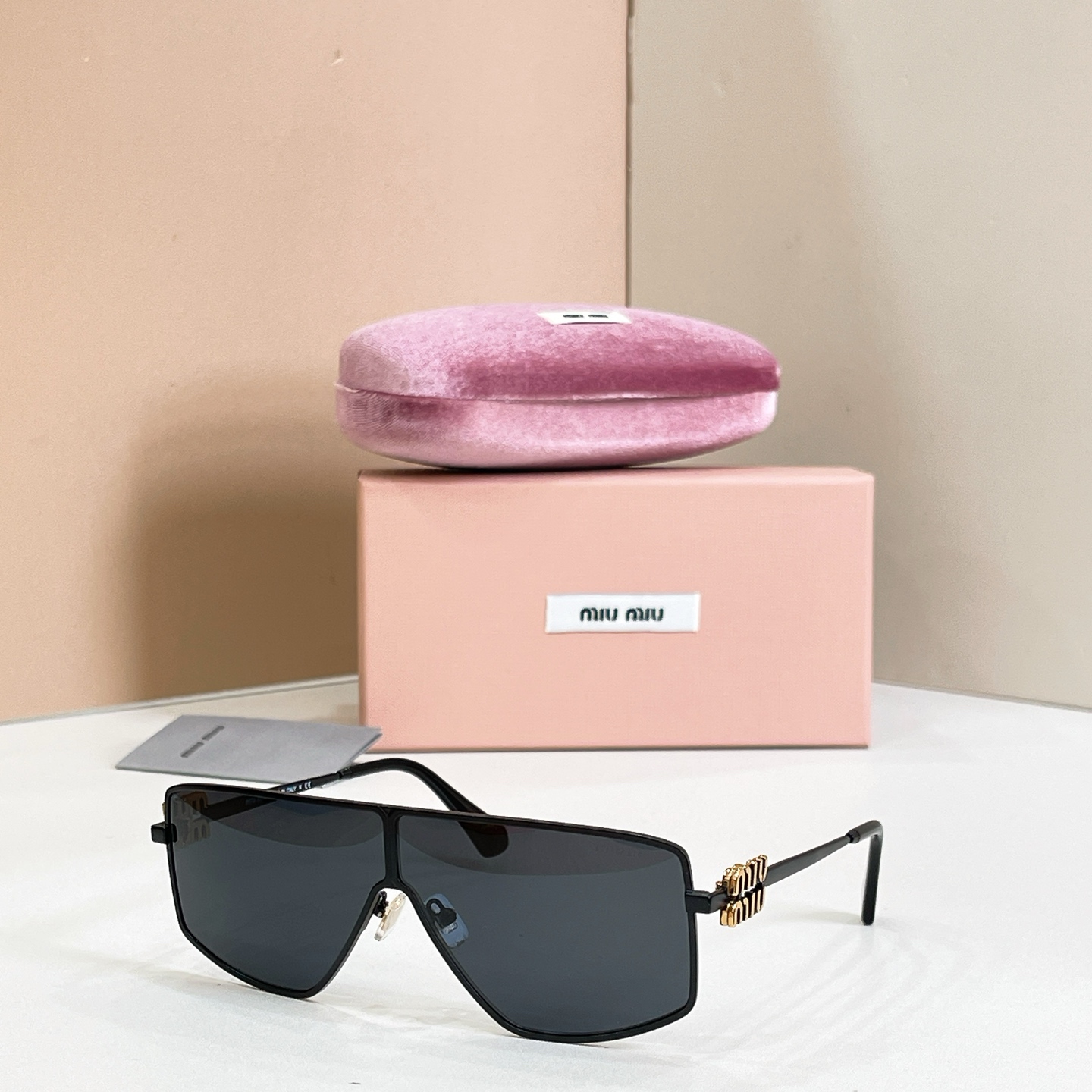 Miu Miu MIU M*