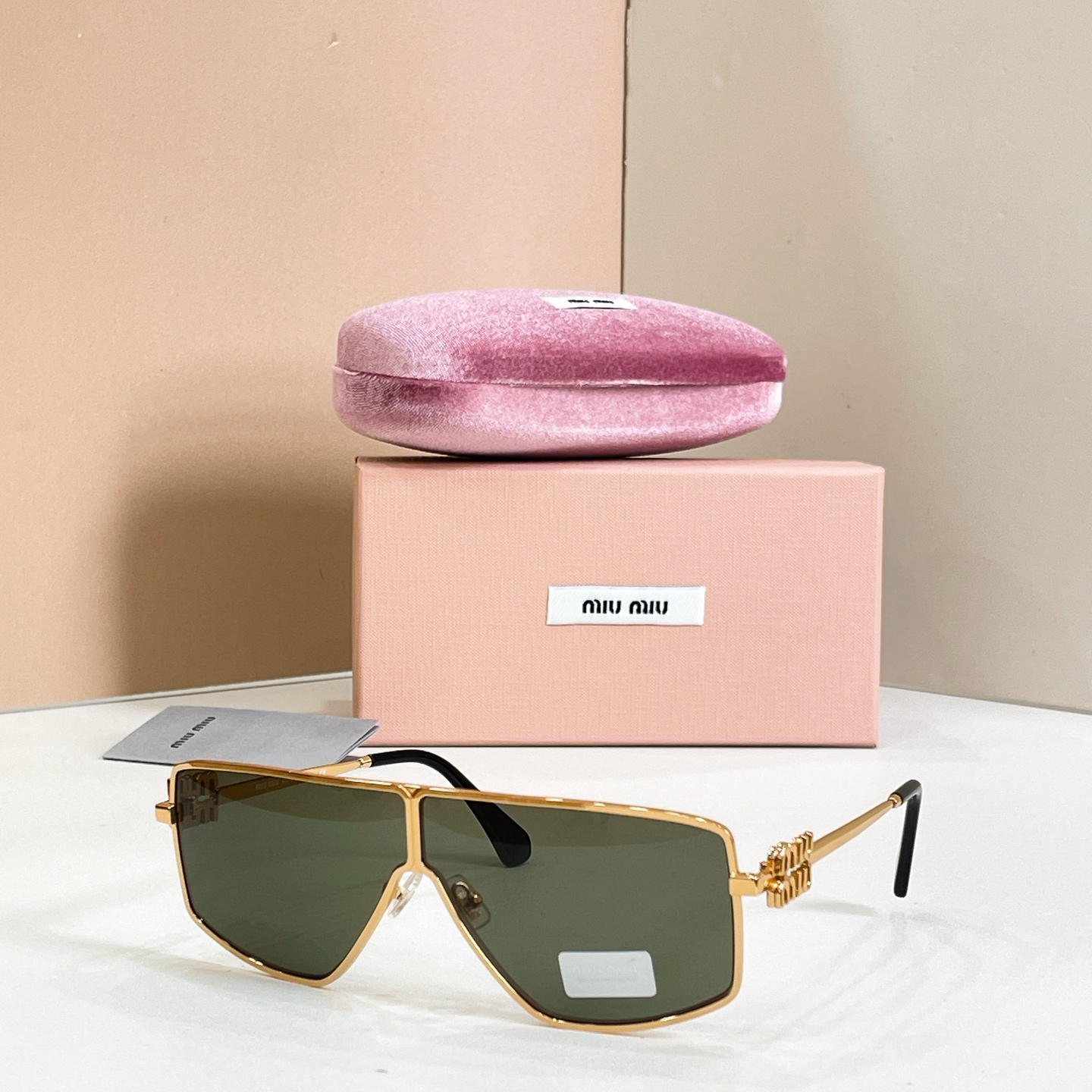 Miu Miu MIU M*