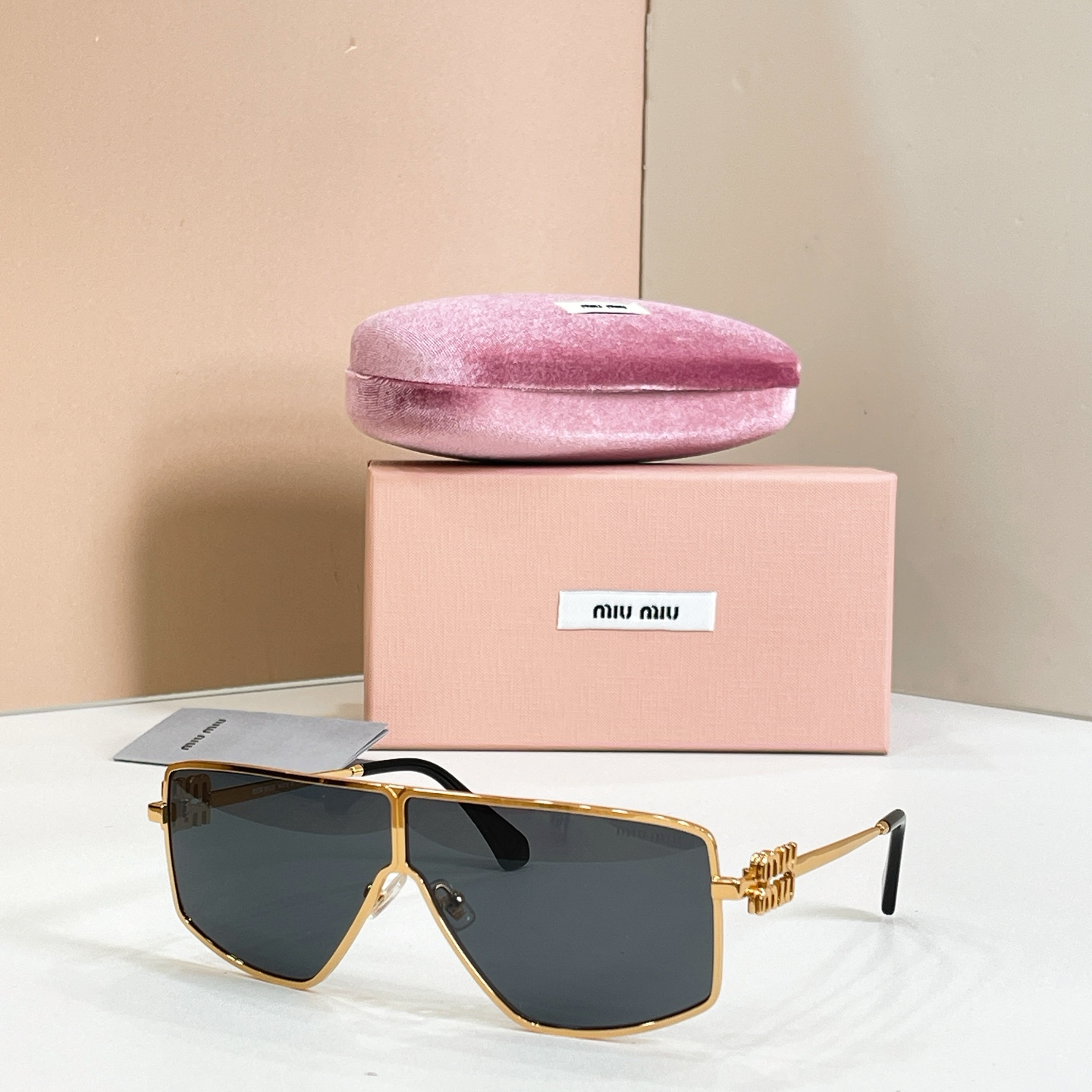 Miu Miu MIU M*