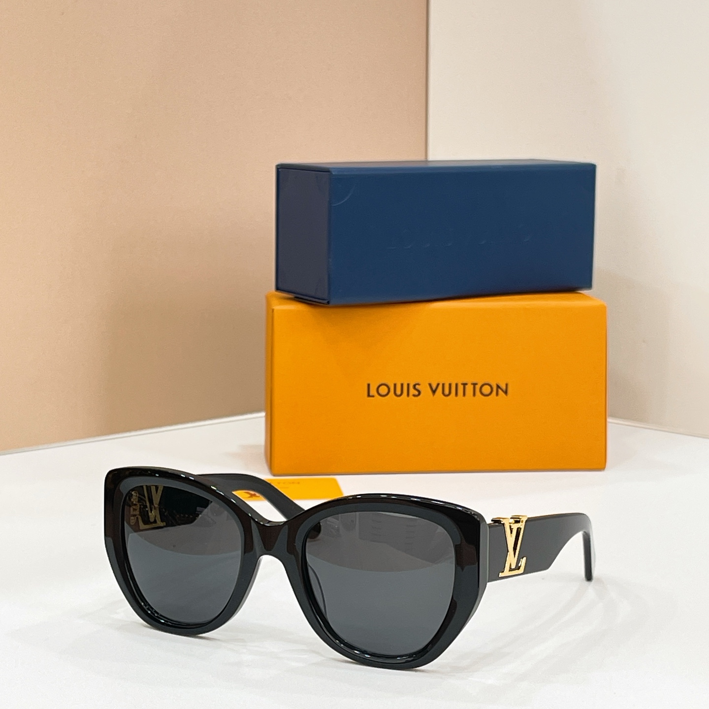 Louis Vuitton 13015073LOUIS VUITTO* MODEL：Z1733W SIZE：57口23-140