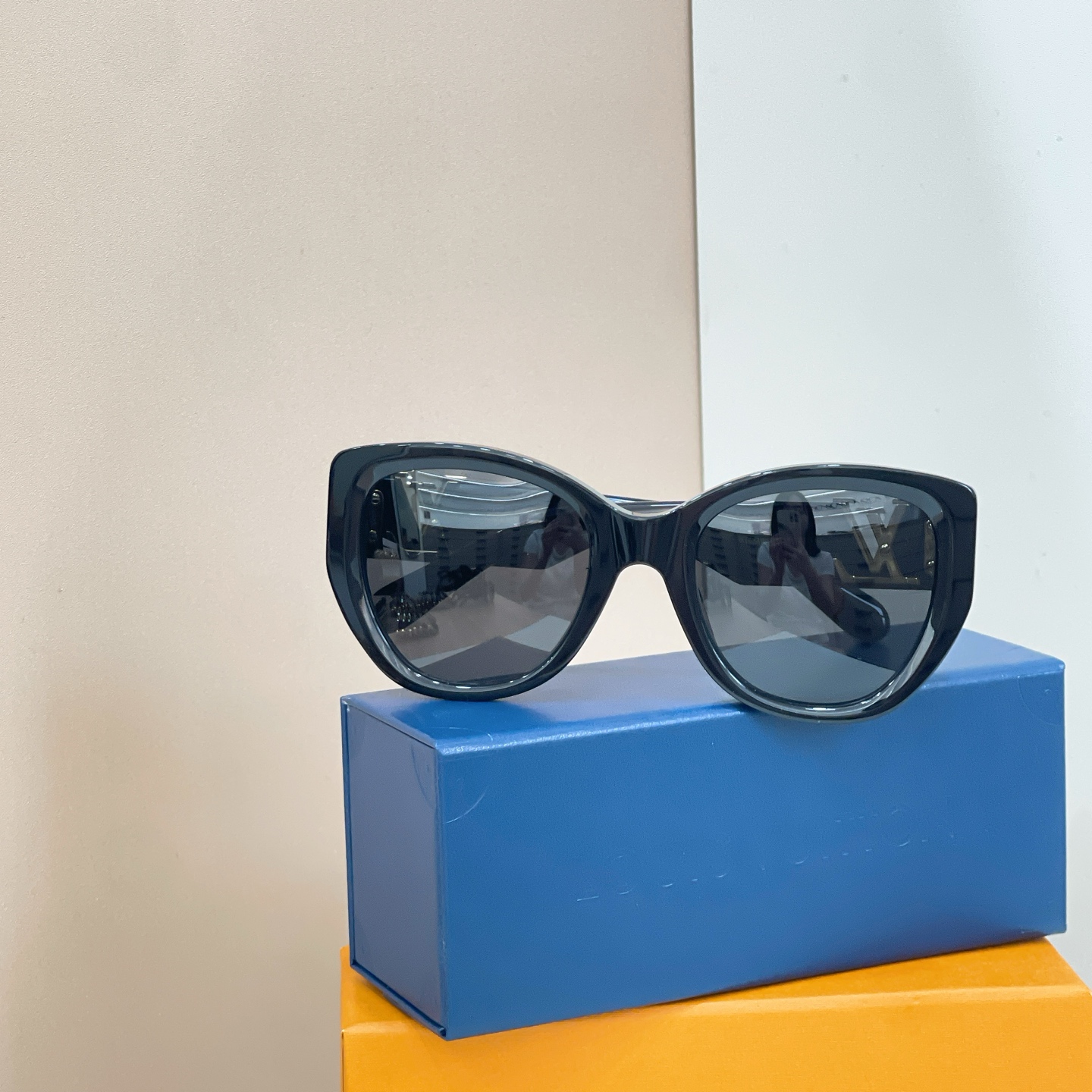 Louis Vuitton LOUIS VUITTO* MODEL：Z1733W SIZE：57口23-140