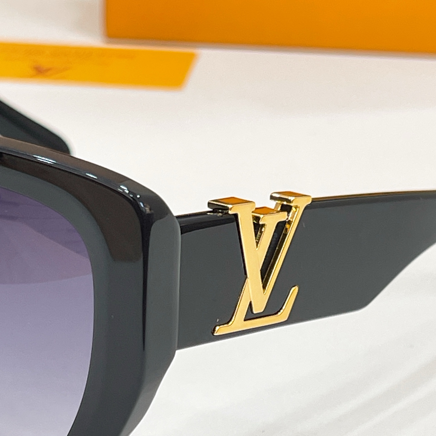 Louis Vuitton 13015073LOUIS VUITTO* MODEL：Z1733W SIZE：57口23-140