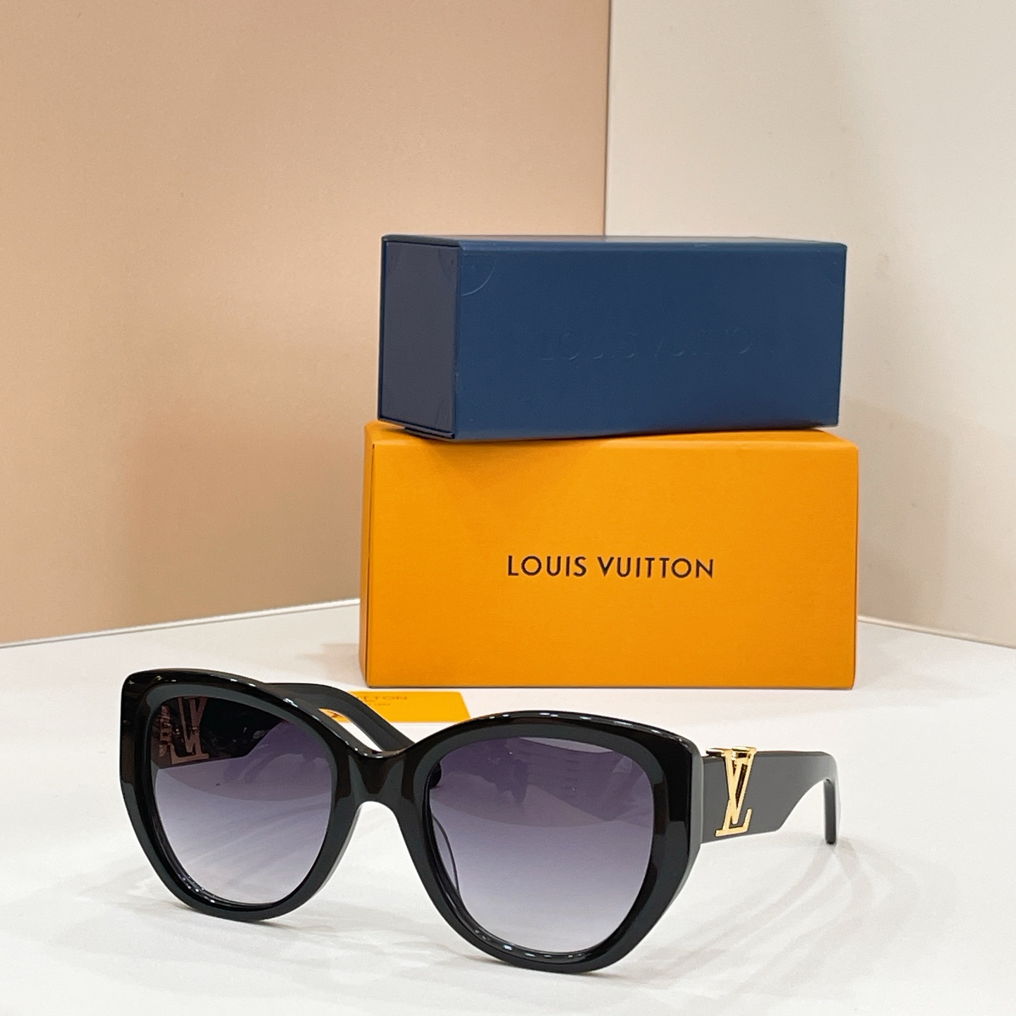 Louis Vuitton 13015073LOUIS VUITTO* MODEL：Z1733W SIZE：57口23-140