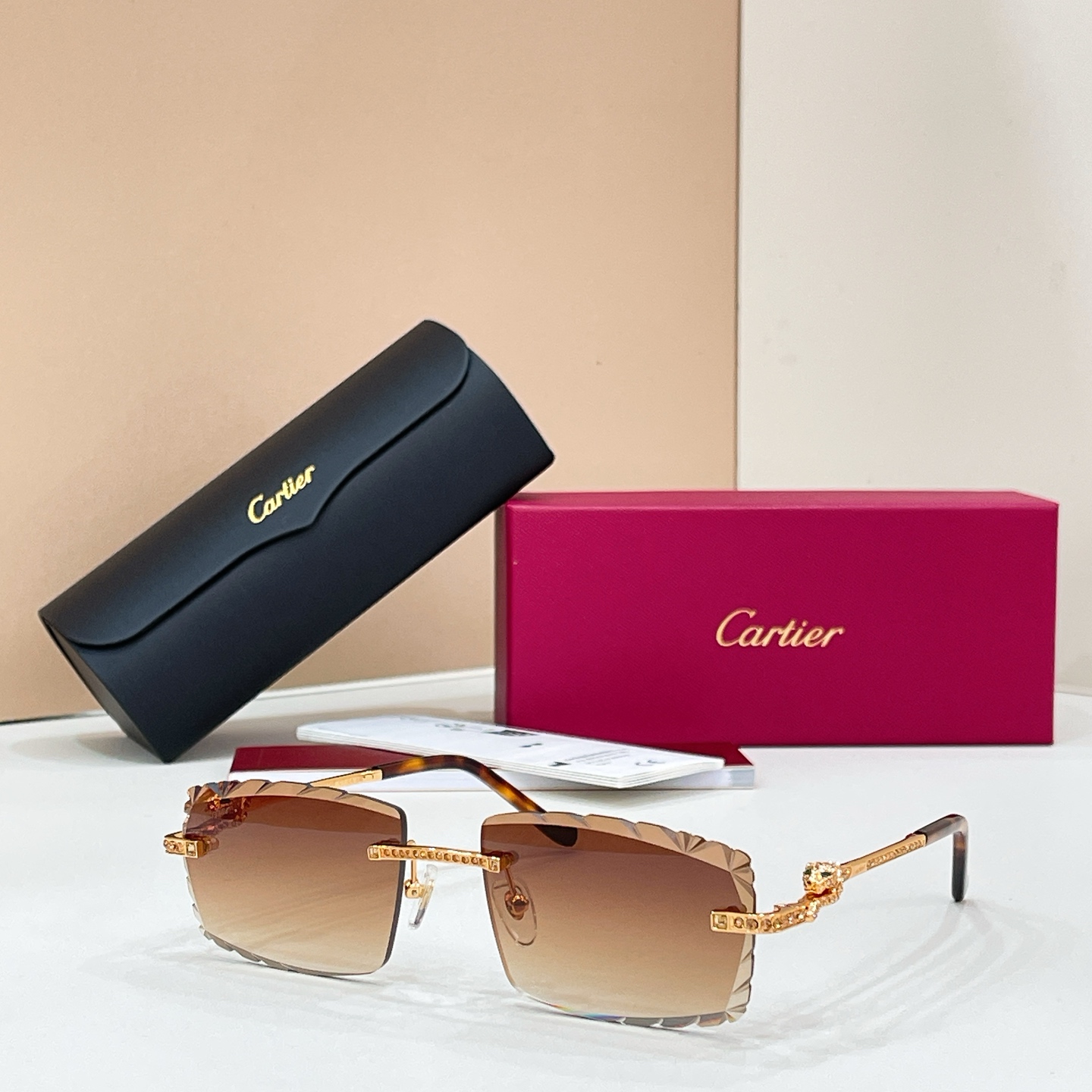 Cartier Cartie* MODEL：CT0724S SIZE:143 太阳镜，变色片