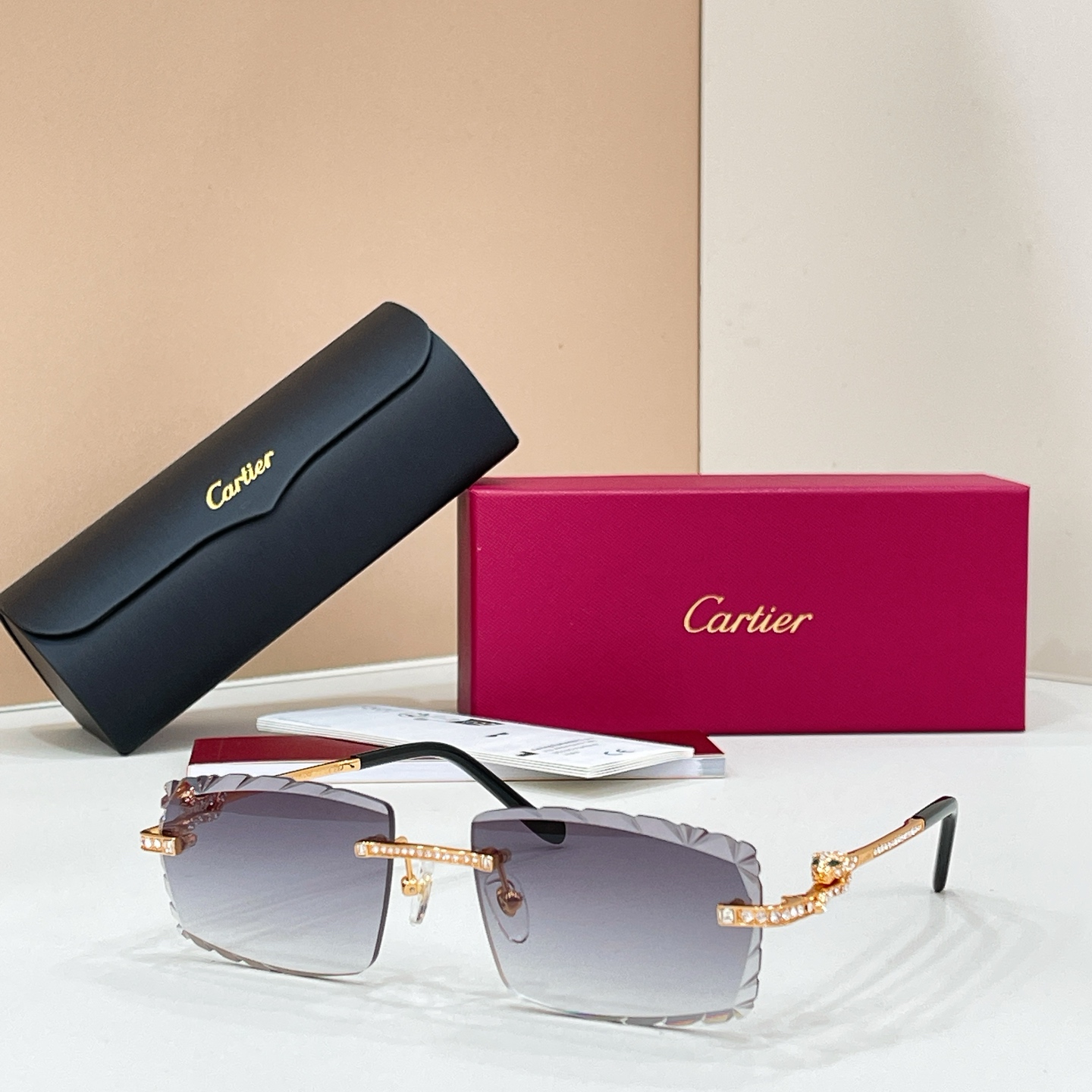 Cartier Cartie* MODEL：CT0724S SIZE:143 太阳镜，变色片