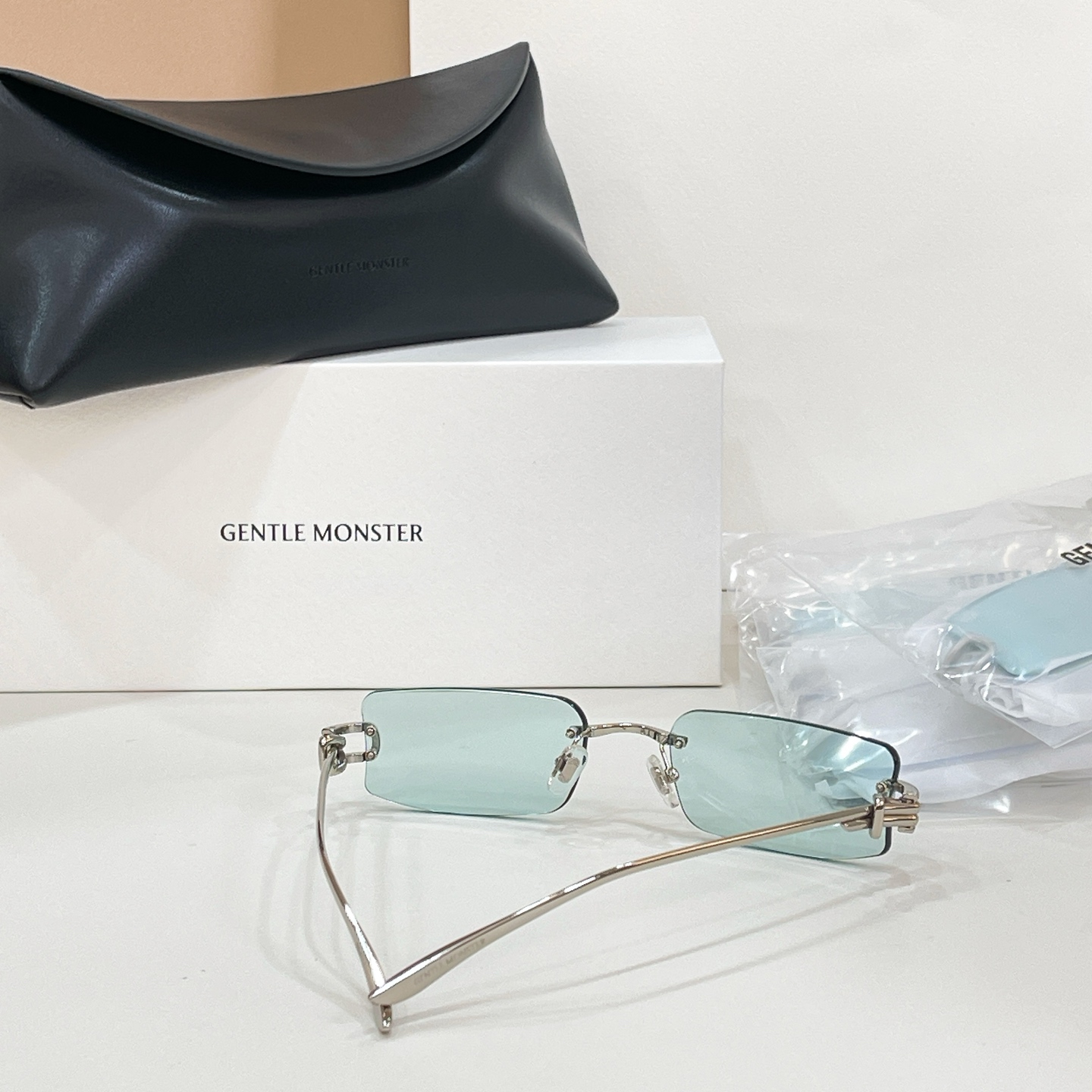 Gentle Monster Gentle Monster MODEL：GAMOT SIZE：56口18-140 高版本～～钛～～