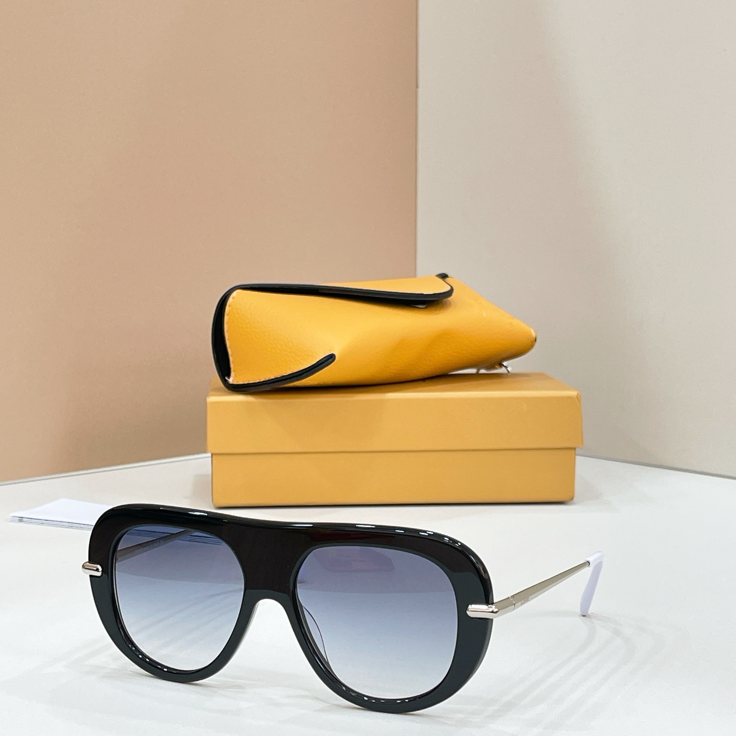 Loewe LOEW*