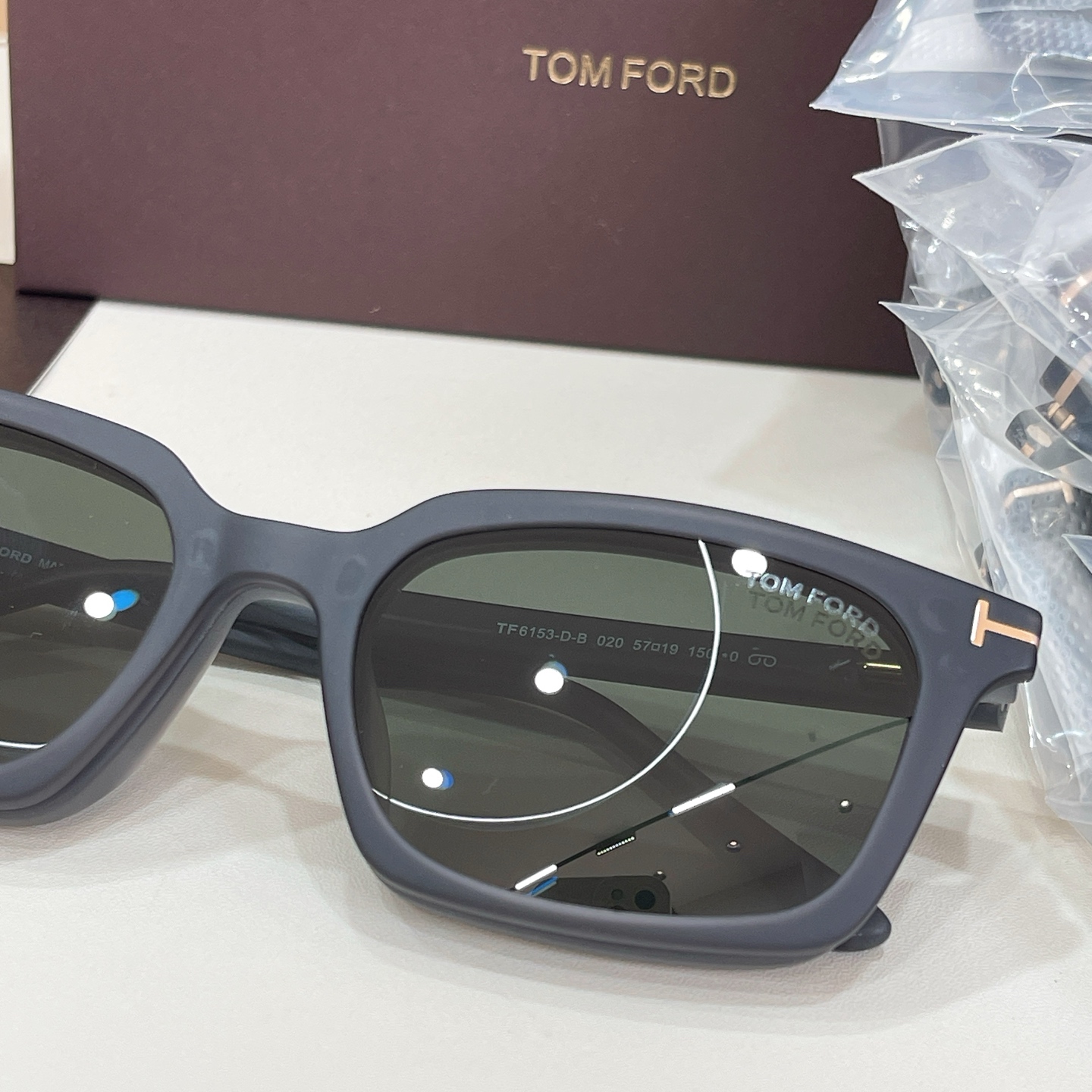 Tom Ford Tom Ford MODEL：TF6153-D-B SIZE：57口19-150 高版本～～挂片款～～