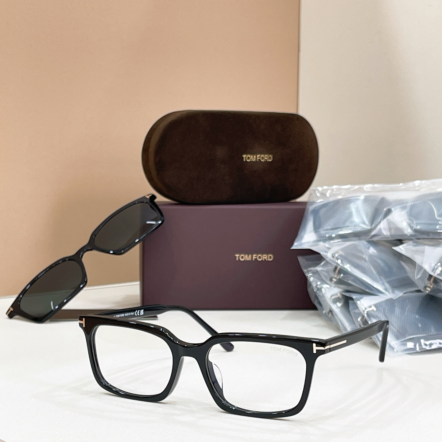 Tom Ford Tom Ford MODEL：TF6153-D-B SIZE：57口19-150 高版本～～挂片款～～