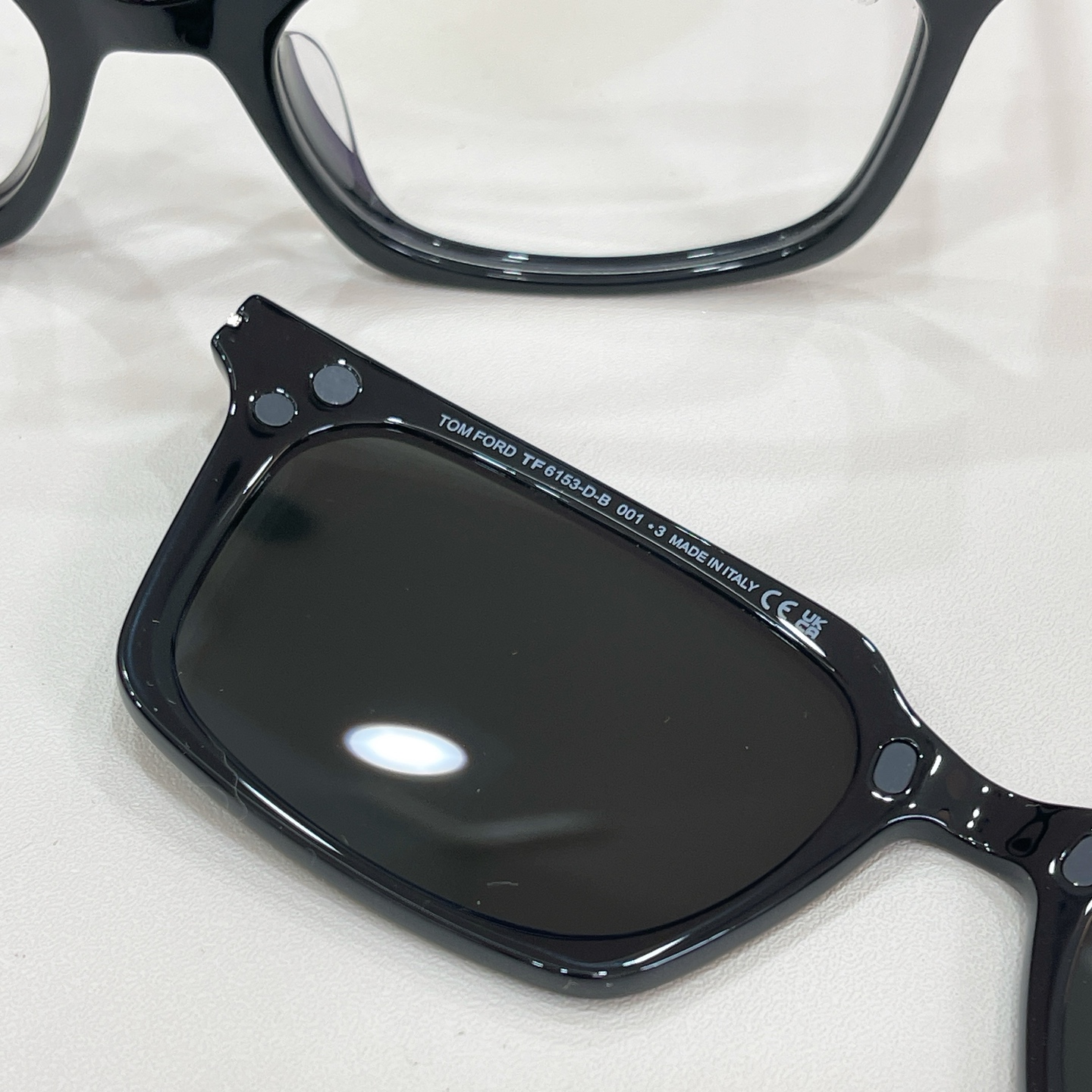 Tom Ford Tom Ford MODEL：TF6153-D-B SIZE：57口19-150 高版本～～挂片款～～