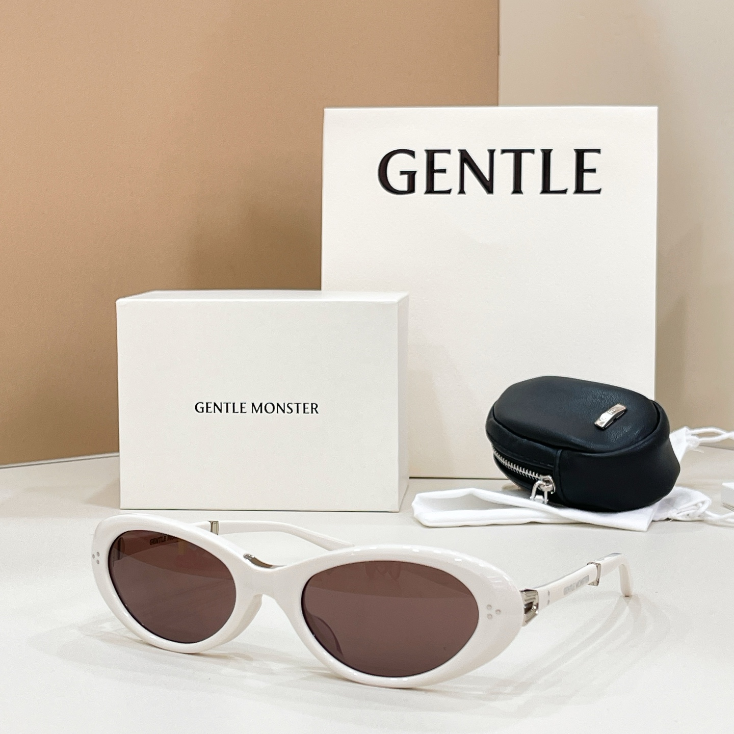 GENTLE MONSTE*🐼🐼🐼MODEL：LOLANG🐼🐼🐼SIZE：55口21-132🐼 🐼🐼折叠