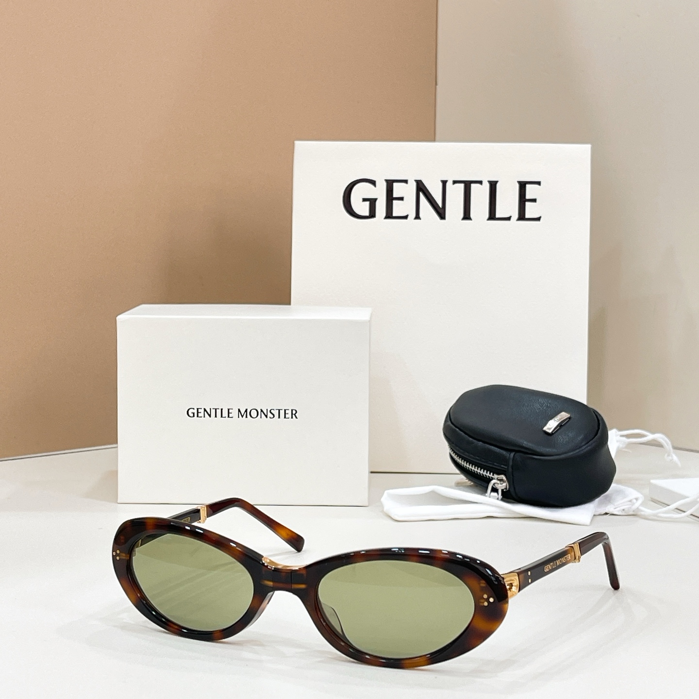 GENTLE MONSTE*🐼🐼🐼MODEL：LOLANG🐼🐼🐼SIZE：55口21-132🐼 🐼🐼折叠
