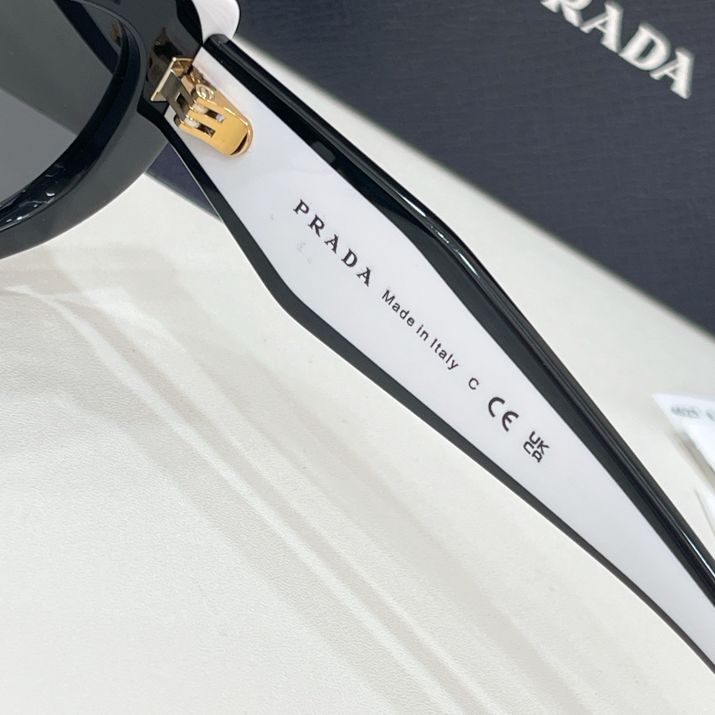 Prada 10012045PRAD* MODEL: SPR D02 SIZE：53口20-140