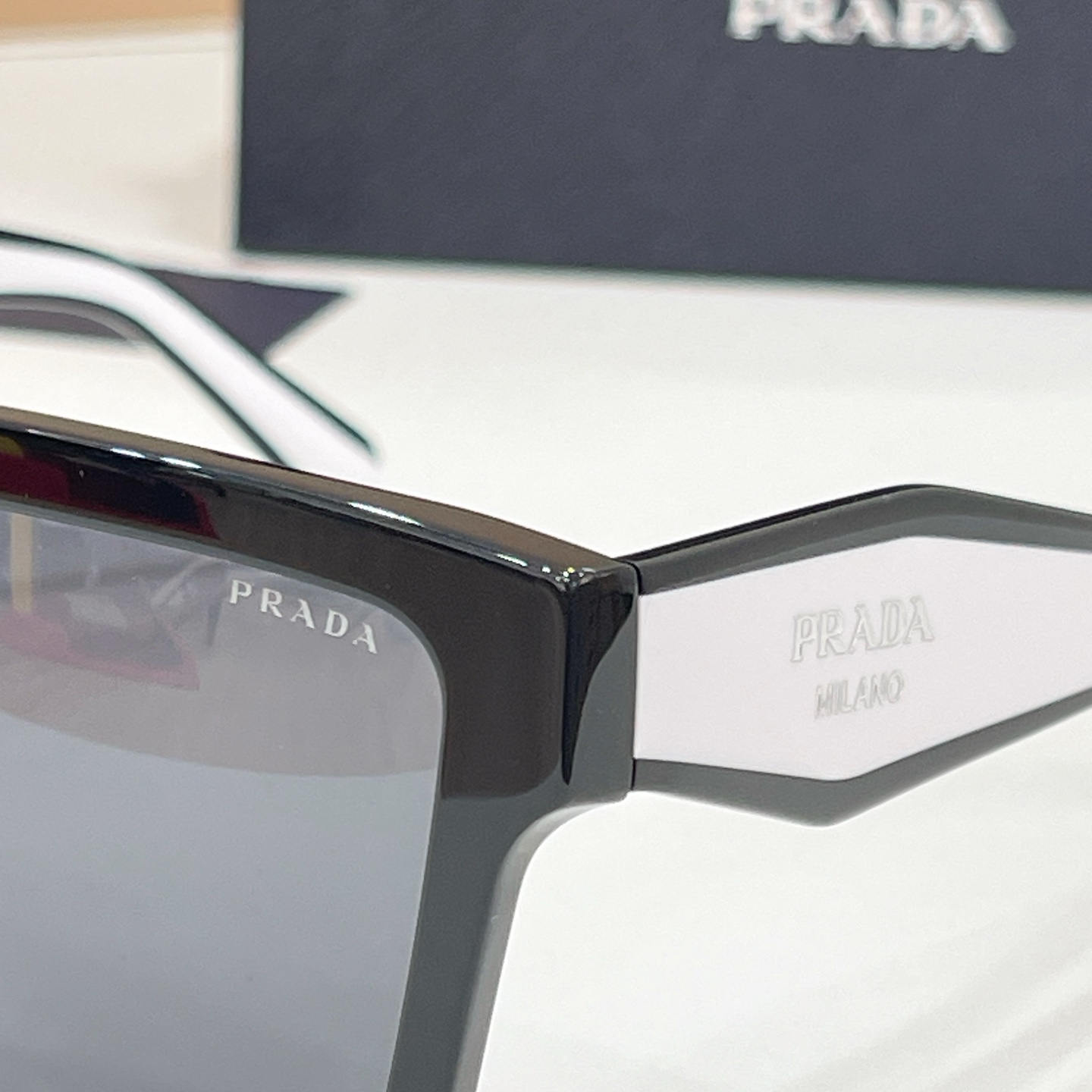 Prada 10013076PRAD* MODEL: SPR 24Z SIZE：56口16-140