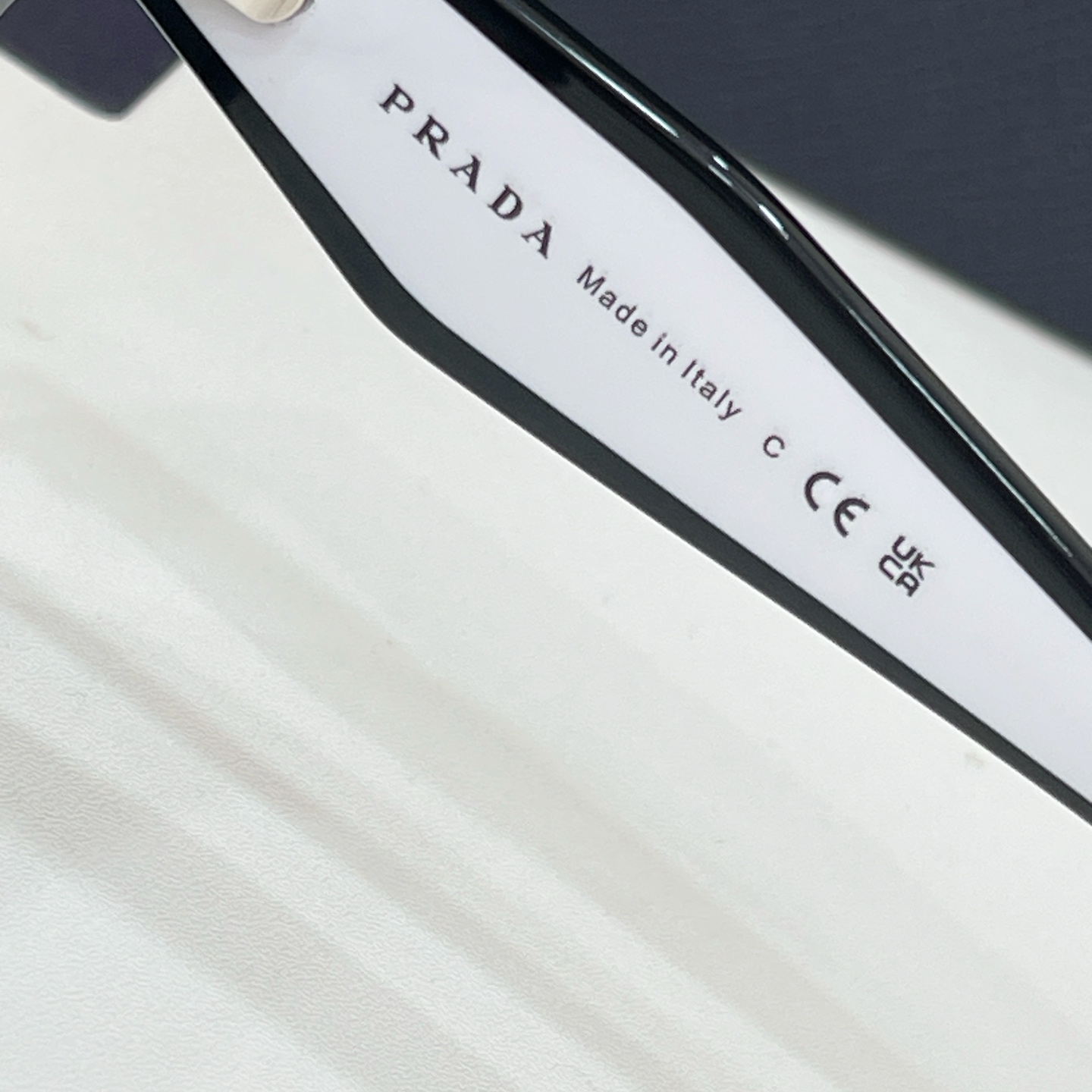 Prada 10013076PRAD* MODEL: SPR 24Z SIZE：56口16-140