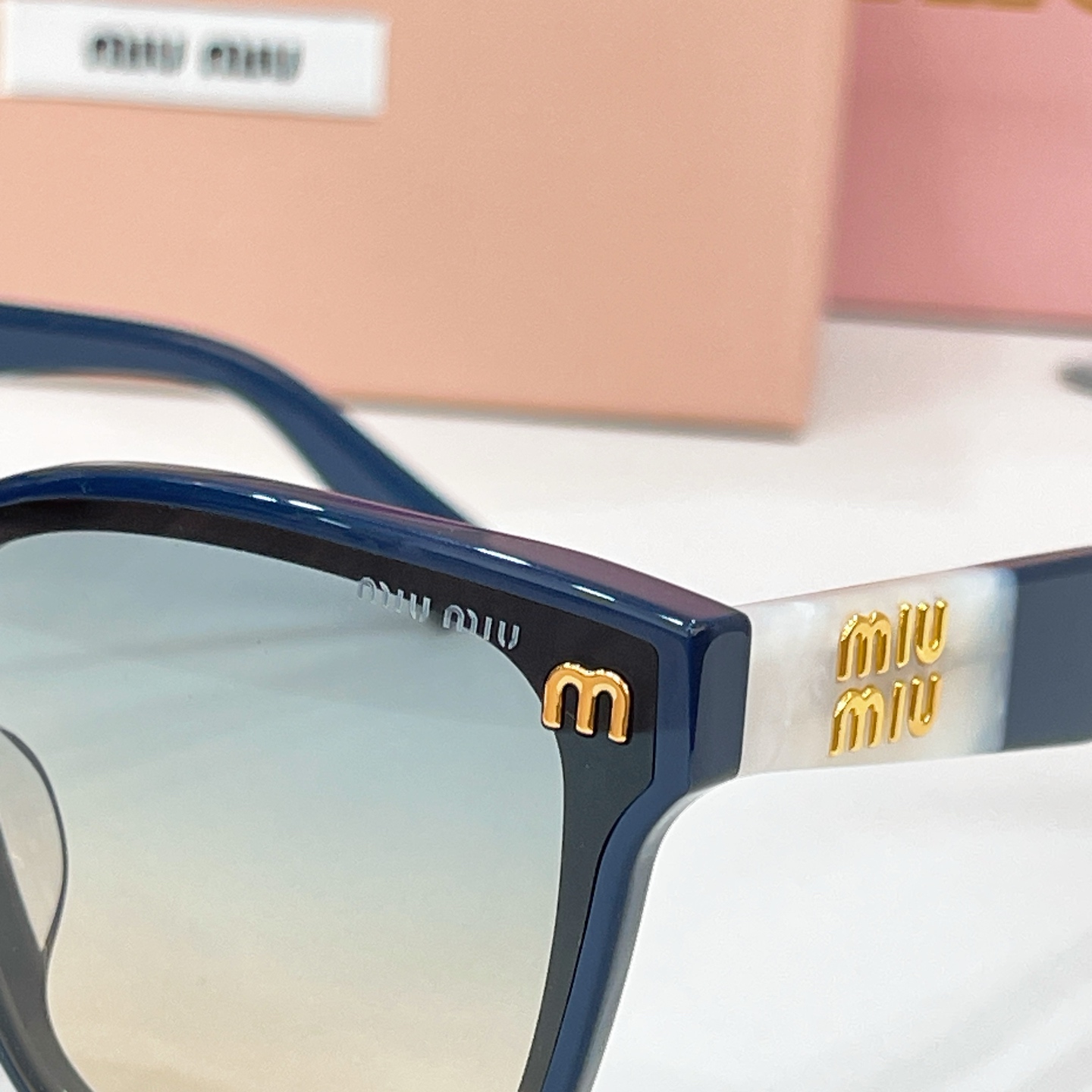 Unknown 13015073MIU M*