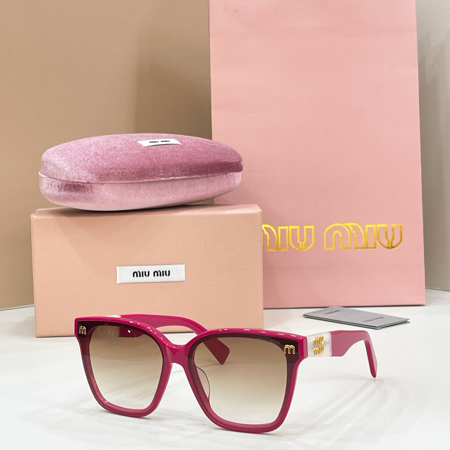 Unknown 13015073MIU M*