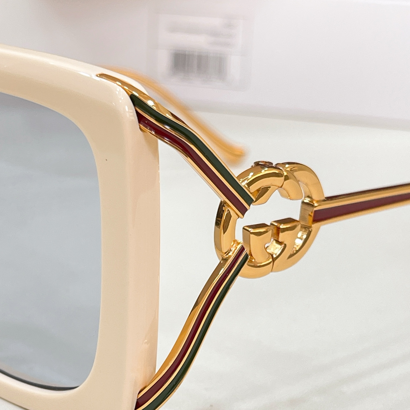 Gucci 13015043Gucci MODEL：GG1324S SIZE：53口19-132