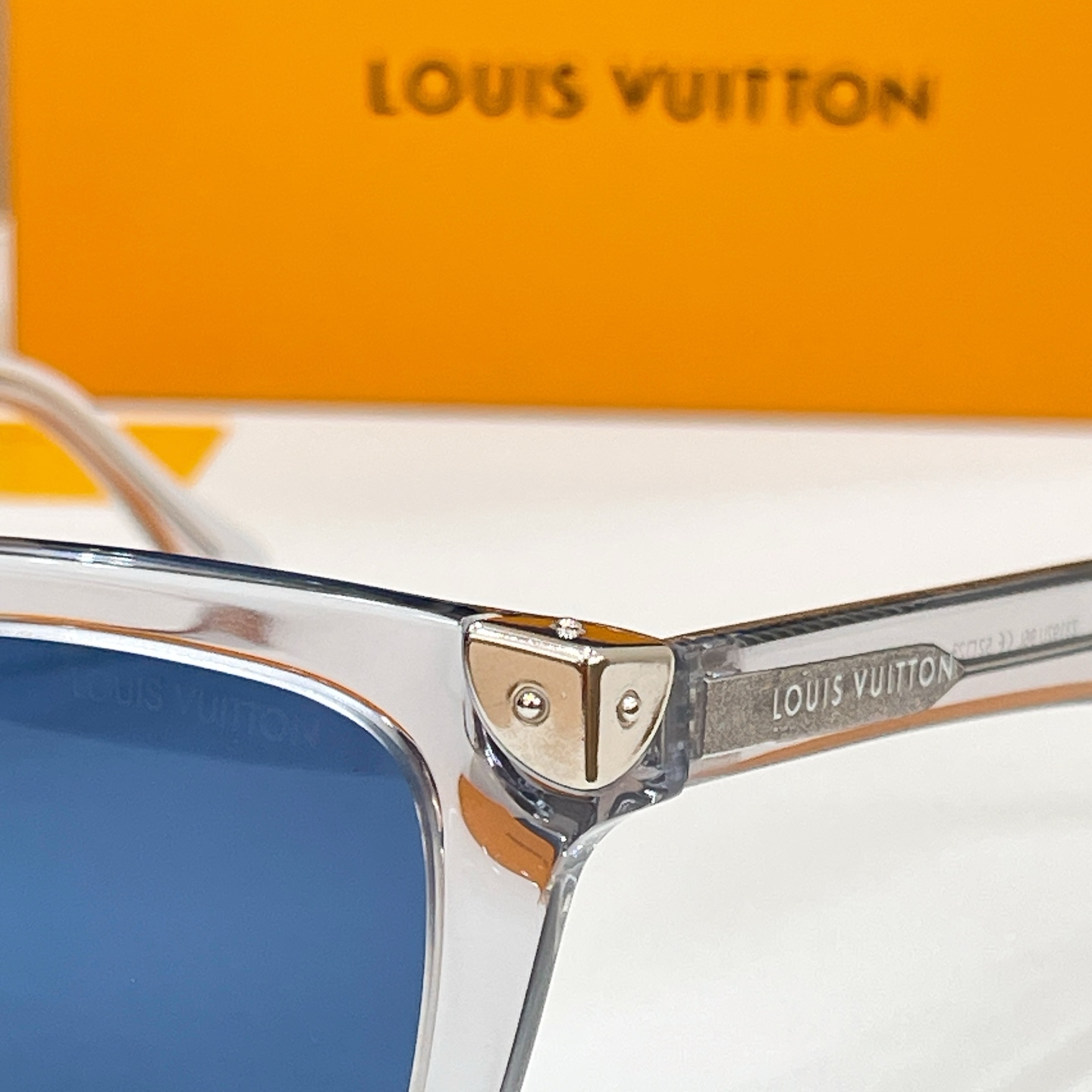 Louis Vuitton 11013046LOUIS VUITTO* MODEL：Z3192U SIZE：53口23-145